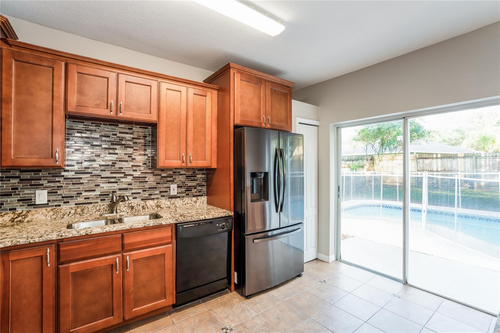 1011 LAKE SHORE RANCH DR, SEFFNER, FL, 33584