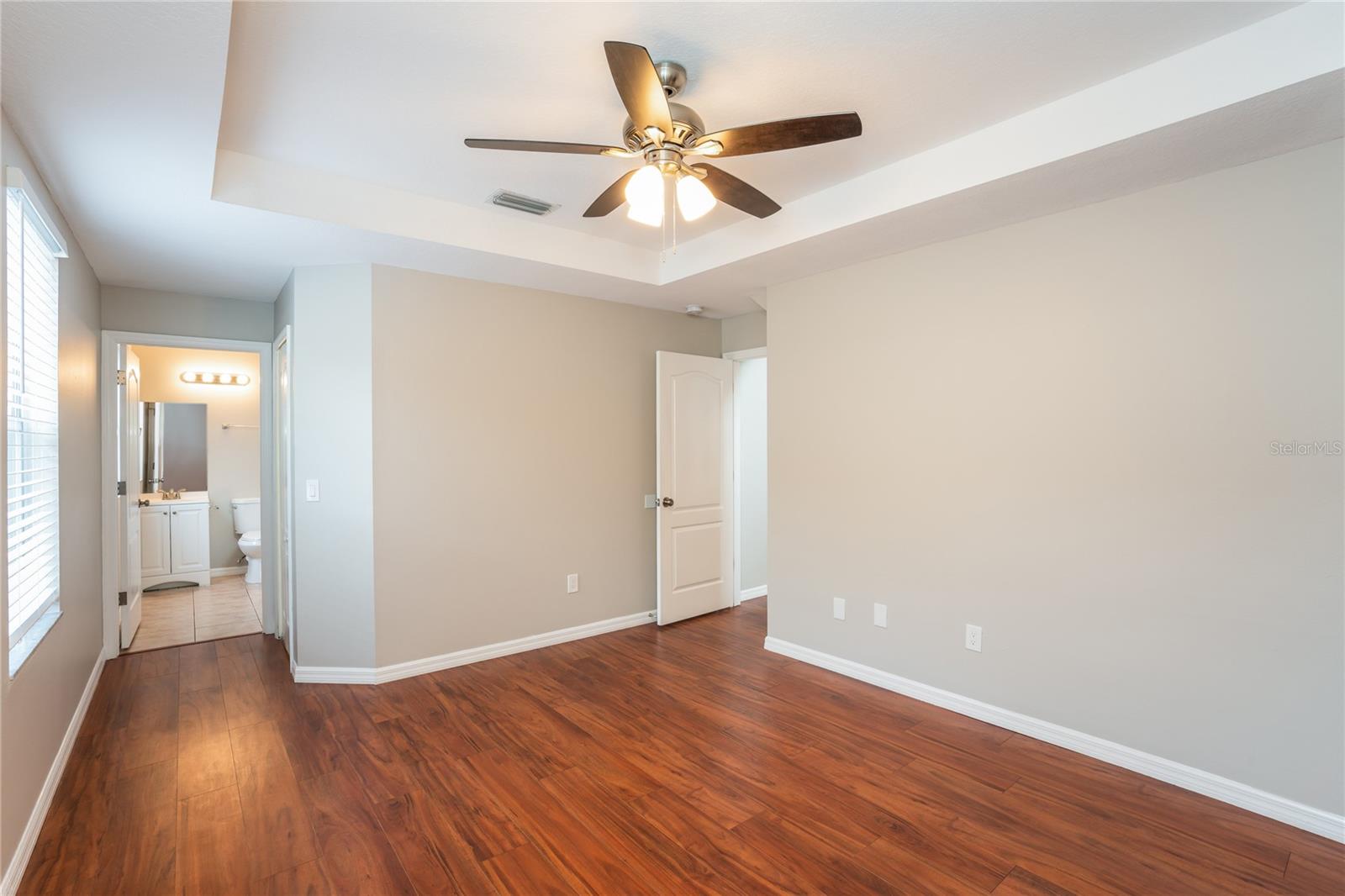 1011 LAKE SHORE RANCH DR, SEFFNER, FL, 33584