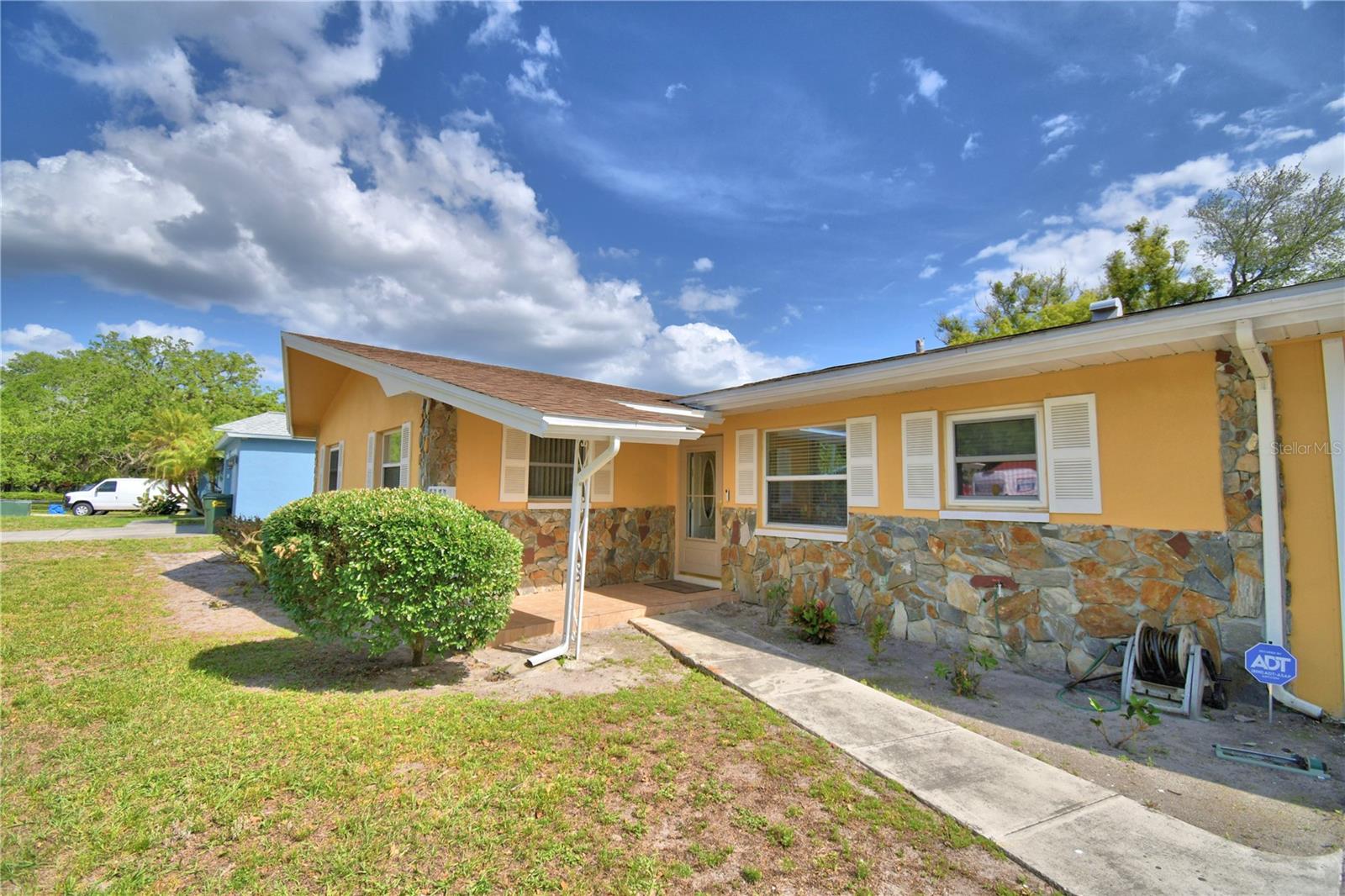 2779 ROBINWOOD DR, CLEARWATER, FL, 33759