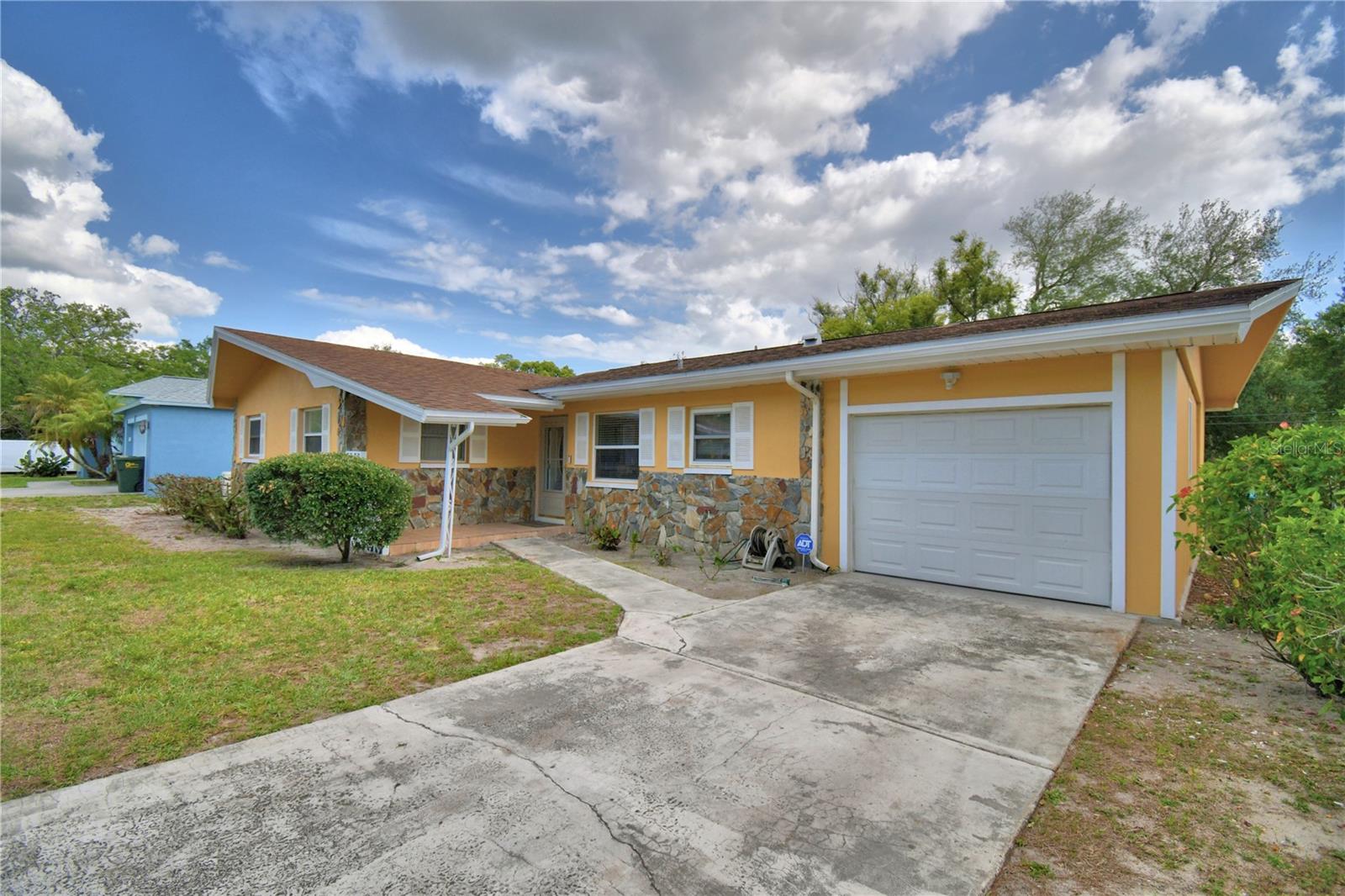 2779 ROBINWOOD DR, CLEARWATER, FL, 33759