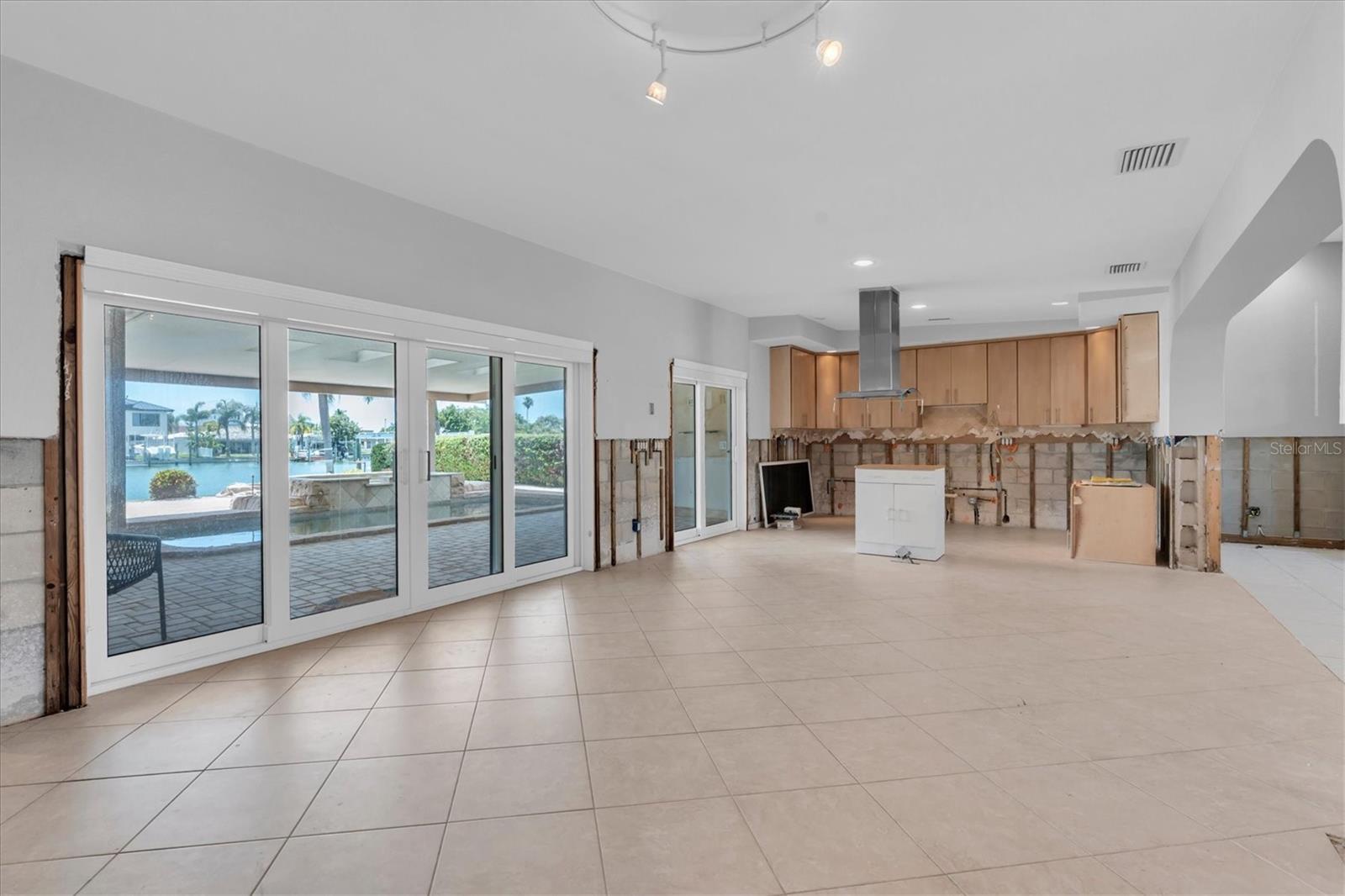 11870 6TH ST E, TREASURE ISLAND, FL, 33706