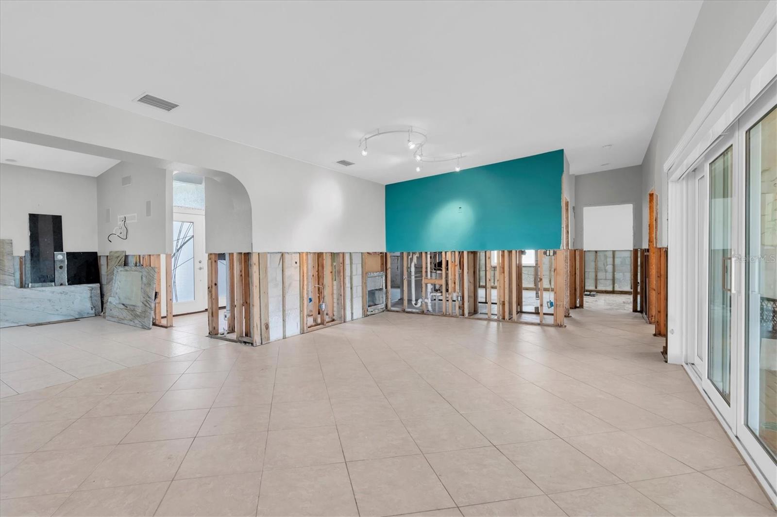 11870 6TH ST E, TREASURE ISLAND, FL, 33706