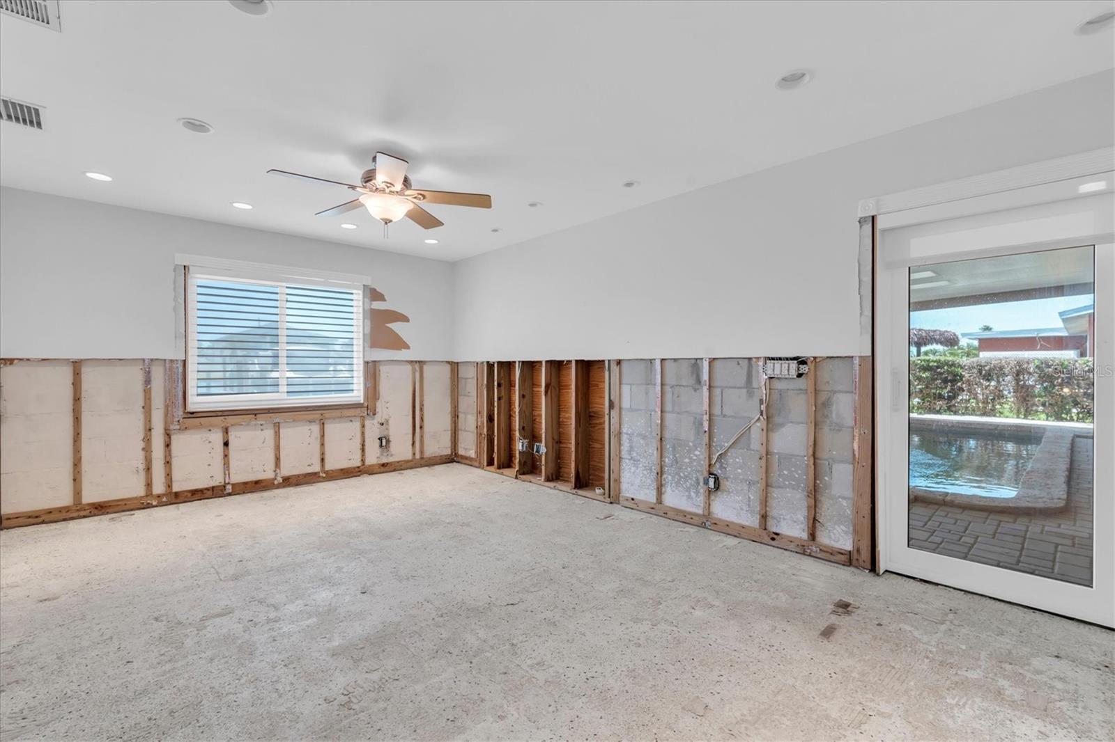 11870 6TH ST E, TREASURE ISLAND, FL, 33706