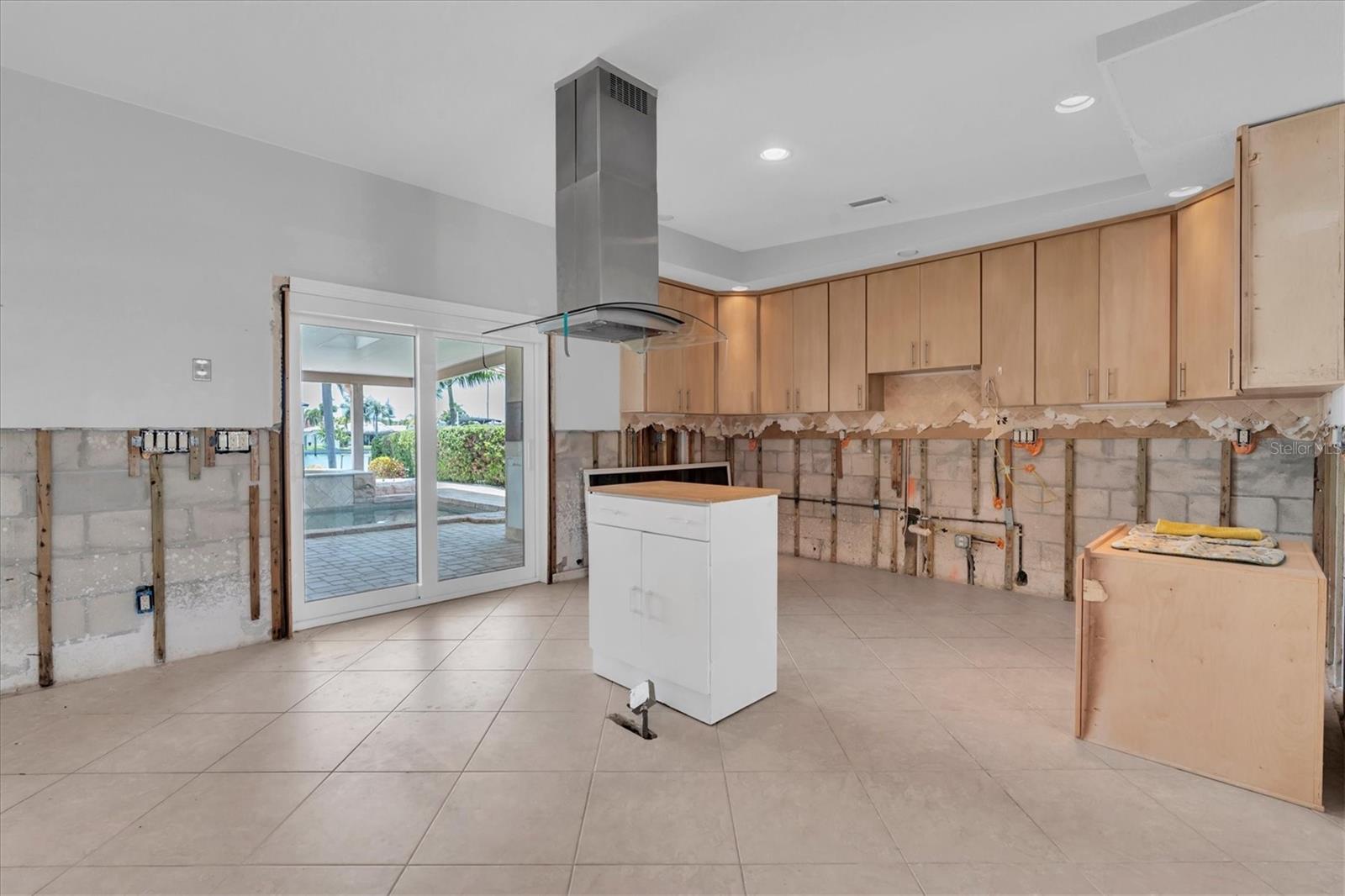 11870 6TH ST E, TREASURE ISLAND, FL, 33706