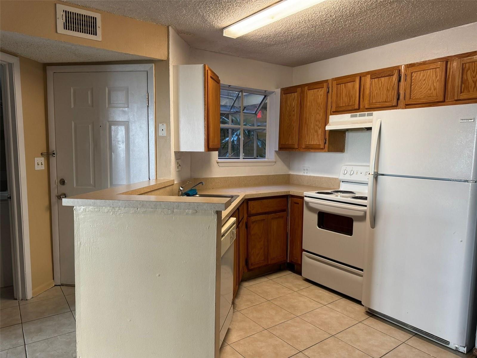 1908 LAKE ATRIUMS CIR #14, ORLANDO, FL, 32839