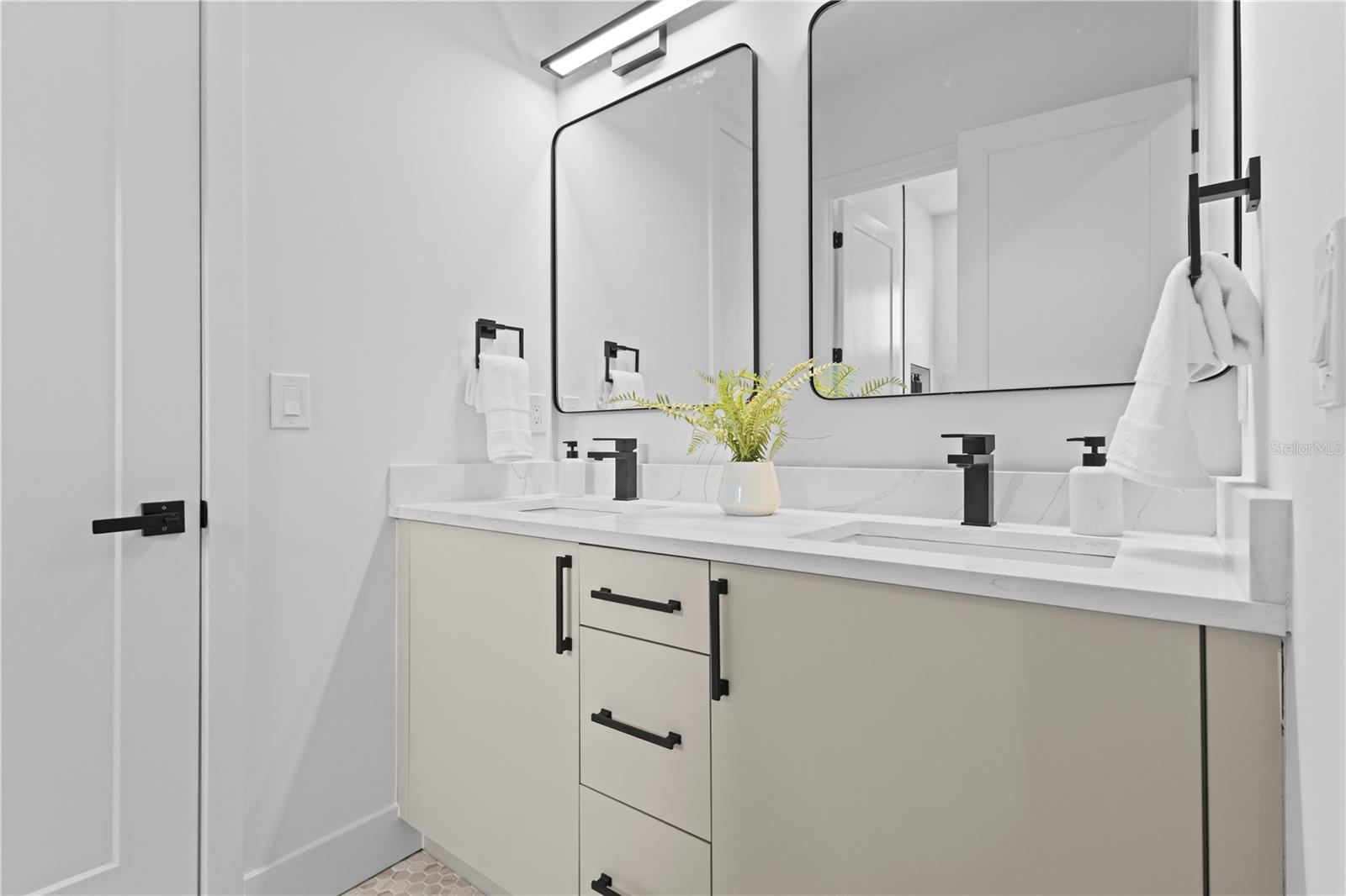 3206 W LA SALLE ST, TAMPA, FL, 33607