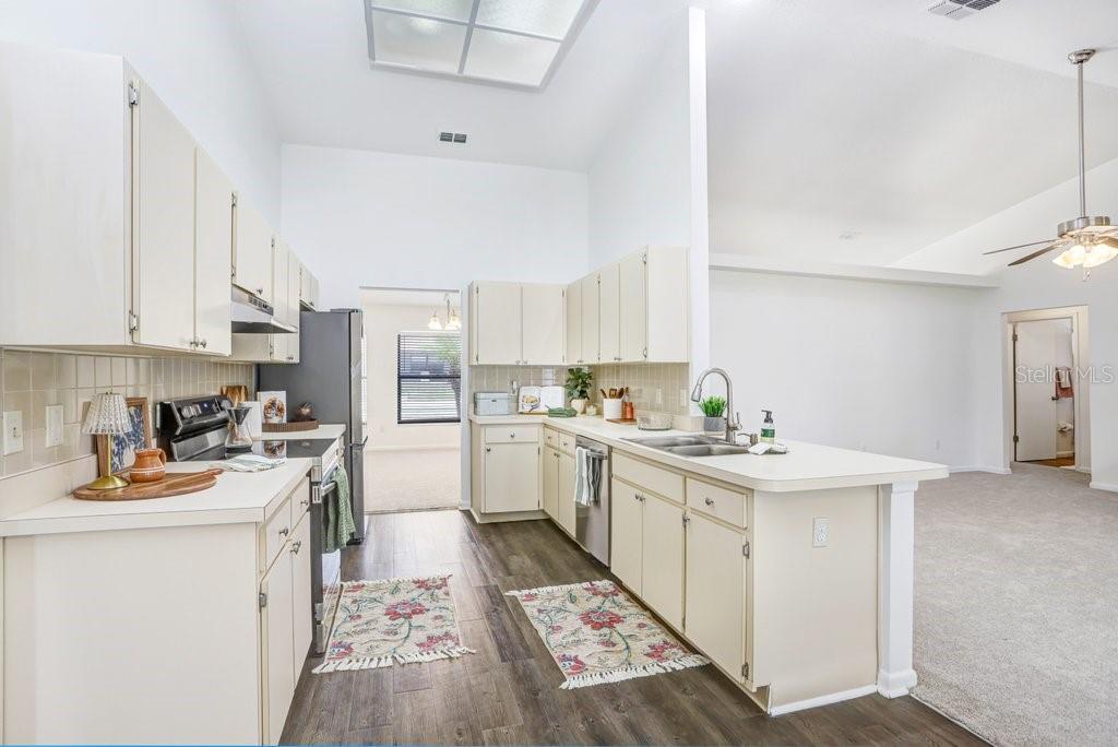 2404 BUCKHORN MANOR DR, VALRICO, FL, 33594