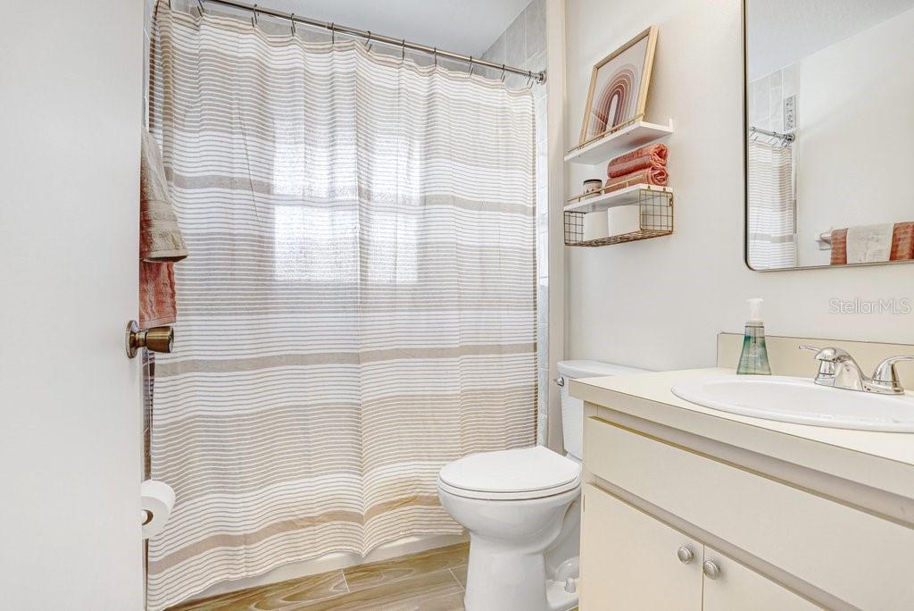 2404 BUCKHORN MANOR DR, VALRICO, FL, 33594