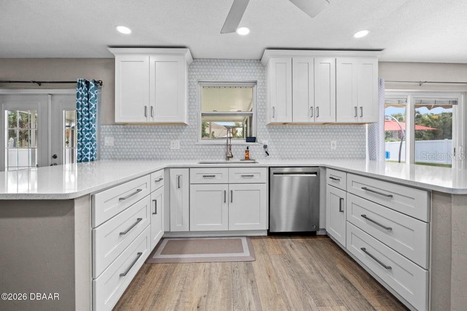 18 TOMOKA OAKS BLVD, ORMOND BEACH, FL, 32174