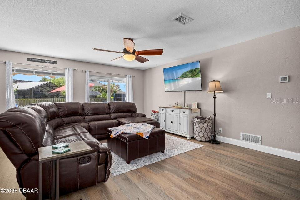 18 TOMOKA OAKS BLVD, ORMOND BEACH, FL, 32174
