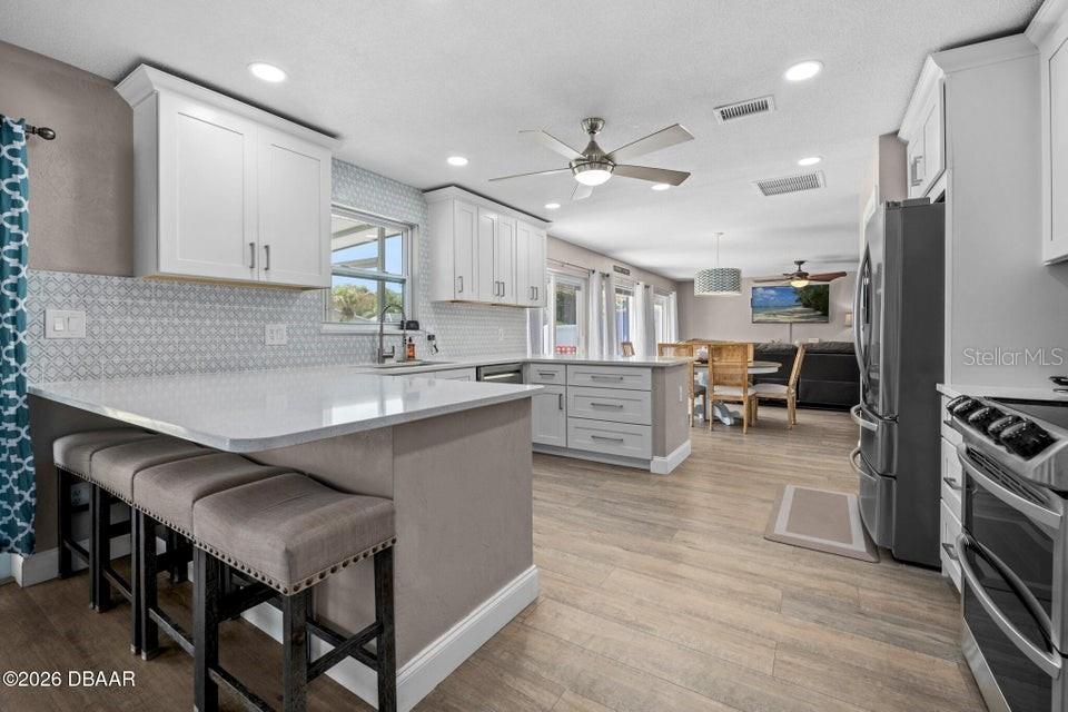 18 TOMOKA OAKS BLVD, ORMOND BEACH, FL, 32174