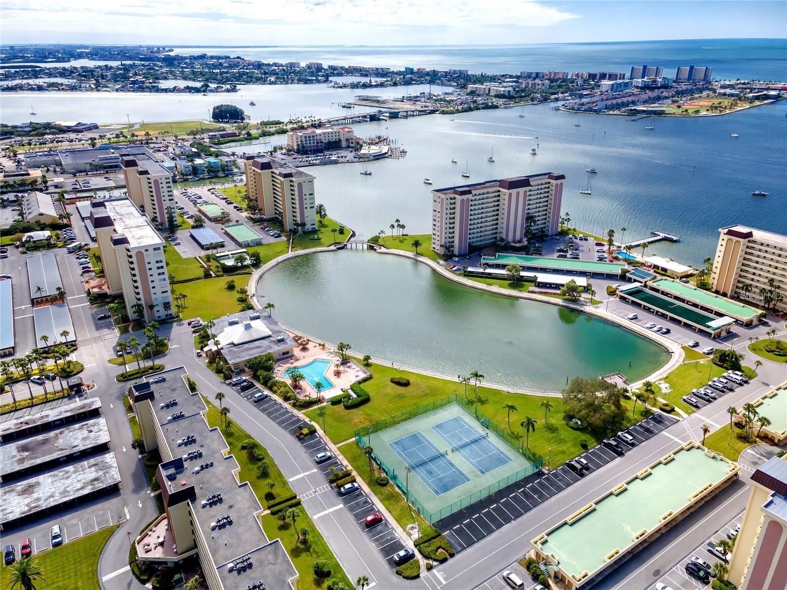 4550 COVE CIR #205, ST PETERSBURG, FL, 33708