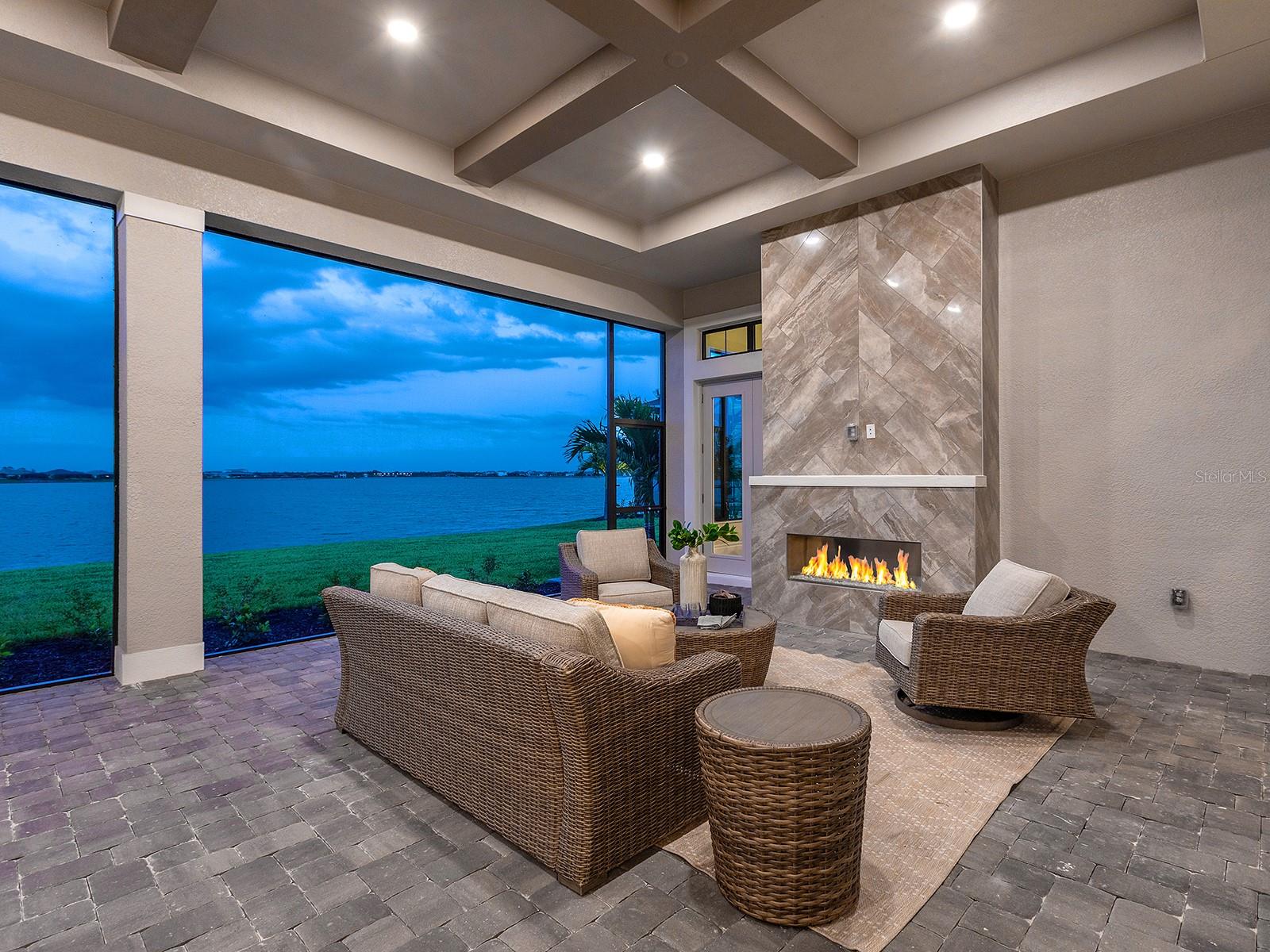572 BLUE SHELL LOOP, SARASOTA, FL, 34240