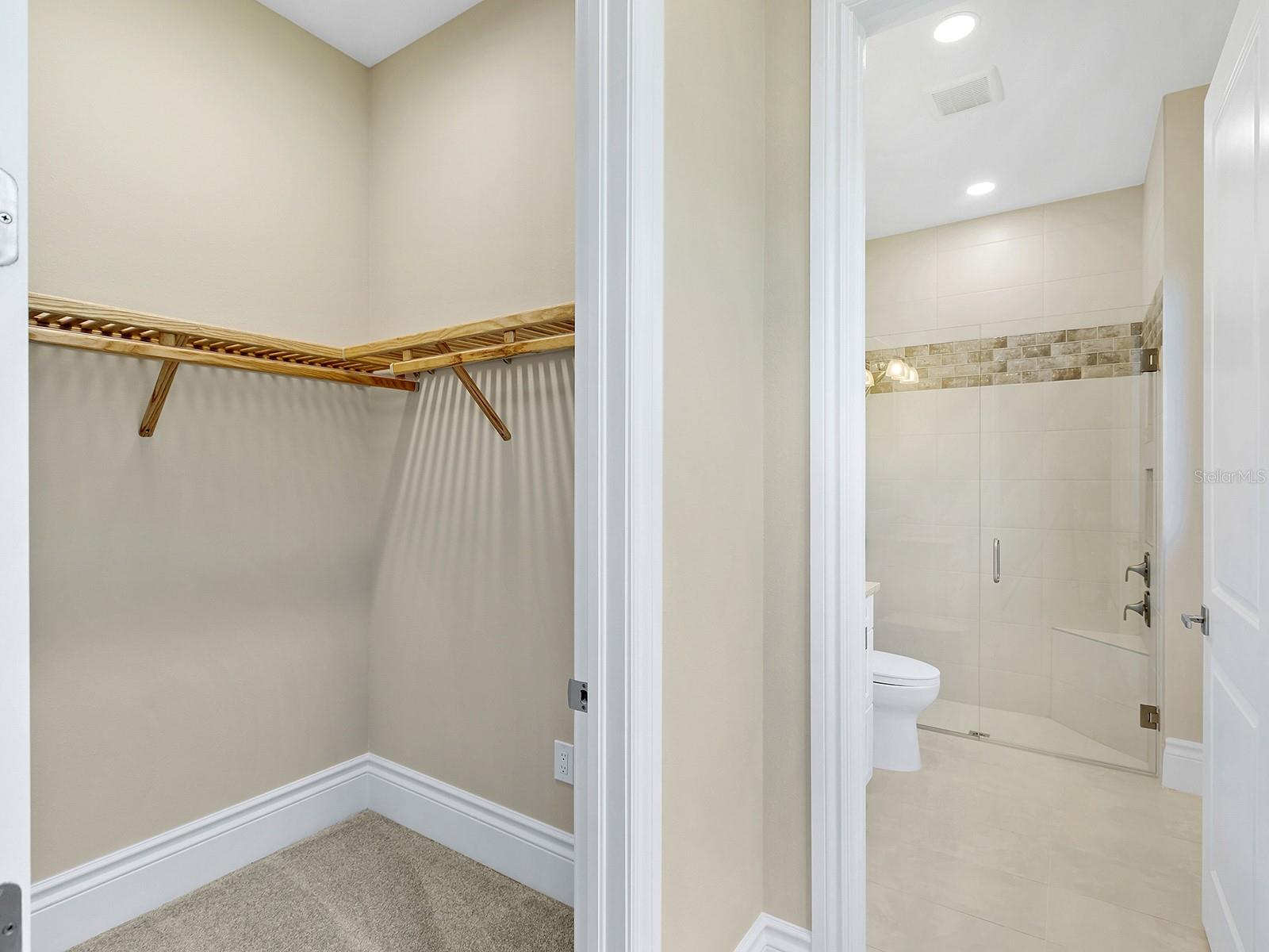 572 BLUE SHELL LOOP, SARASOTA, FL, 34240