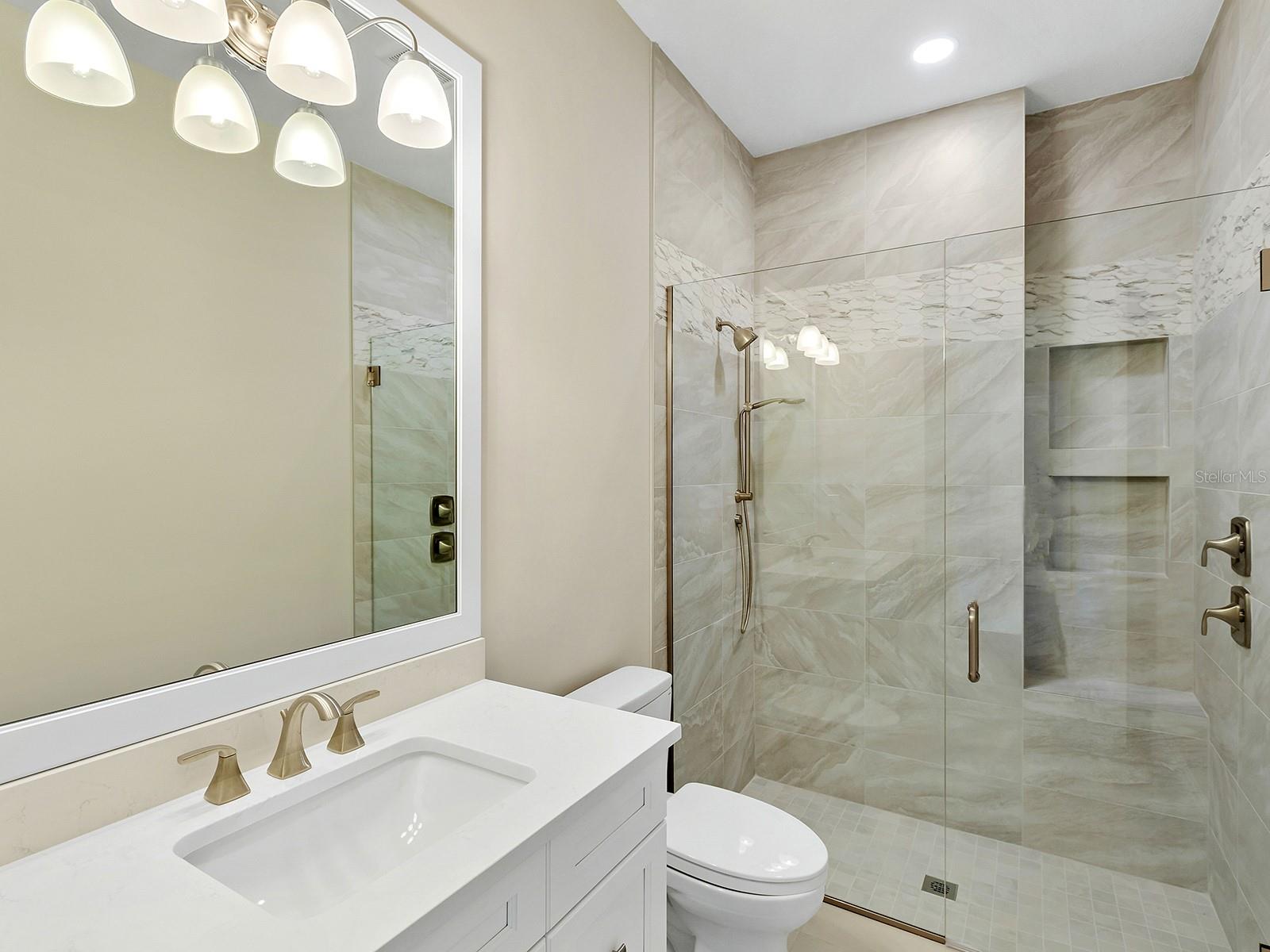 572 BLUE SHELL LOOP, SARASOTA, FL, 34240