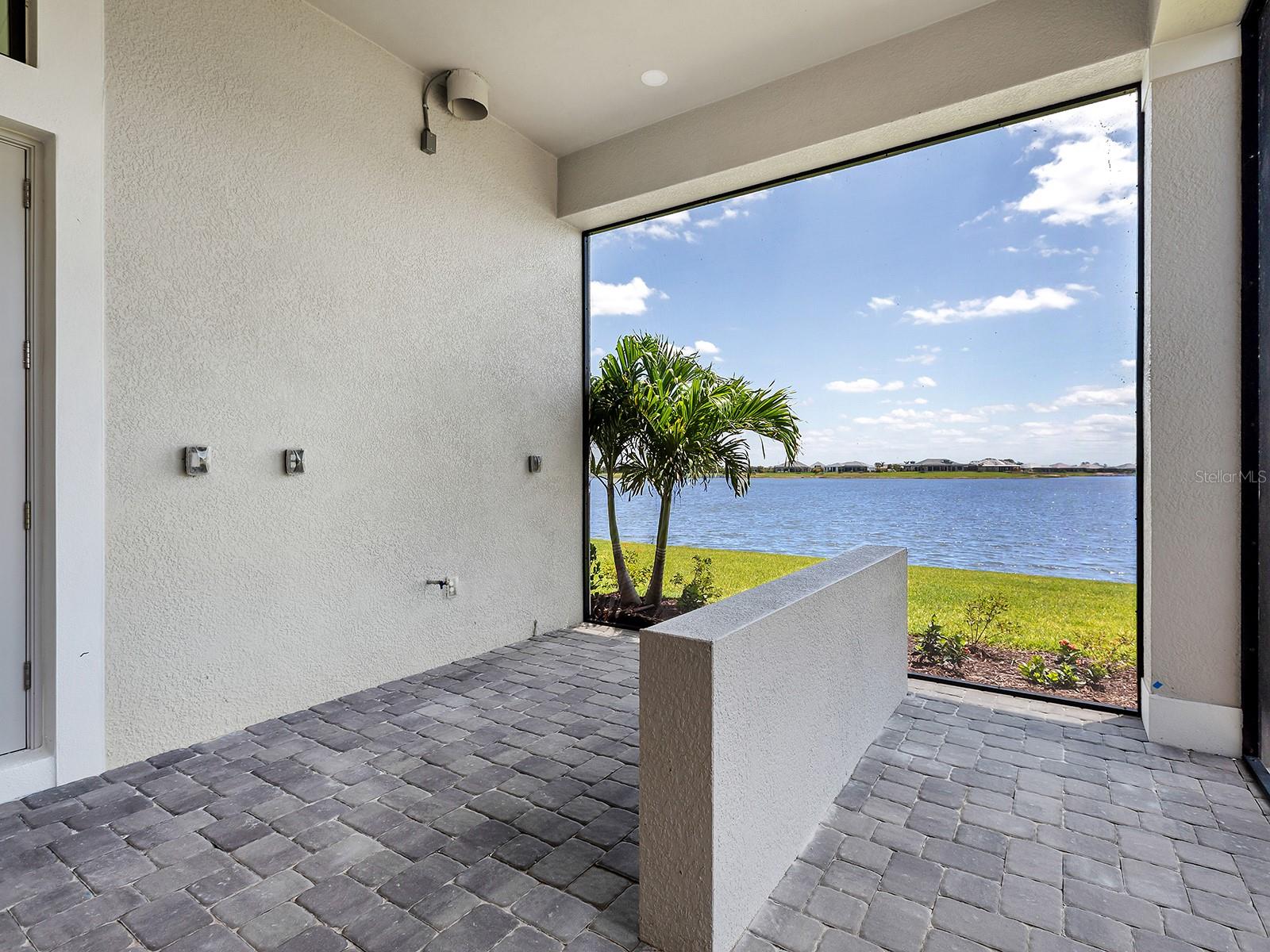 572 BLUE SHELL LOOP, SARASOTA, FL, 34240