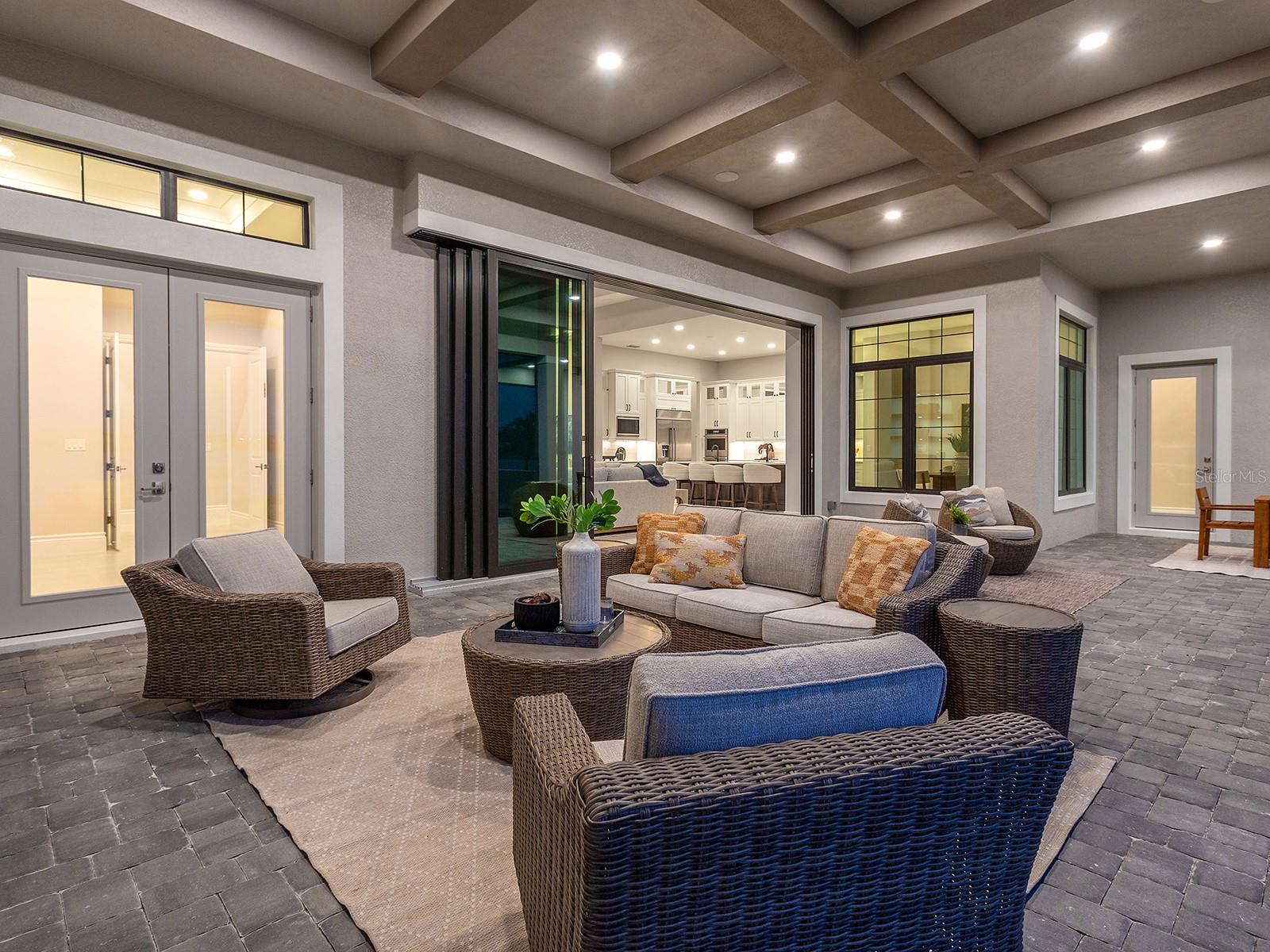 572 BLUE SHELL LOOP, SARASOTA, FL, 34240