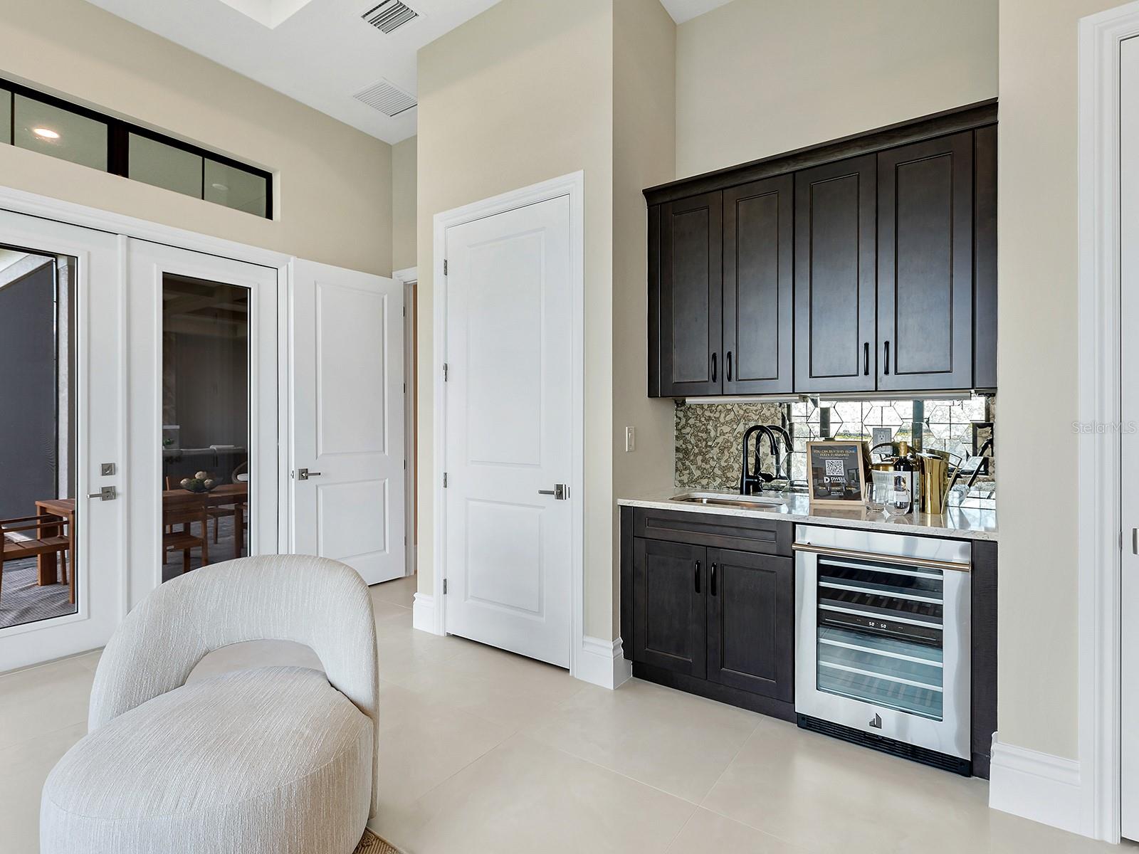 572 BLUE SHELL LOOP, SARASOTA, FL, 34240