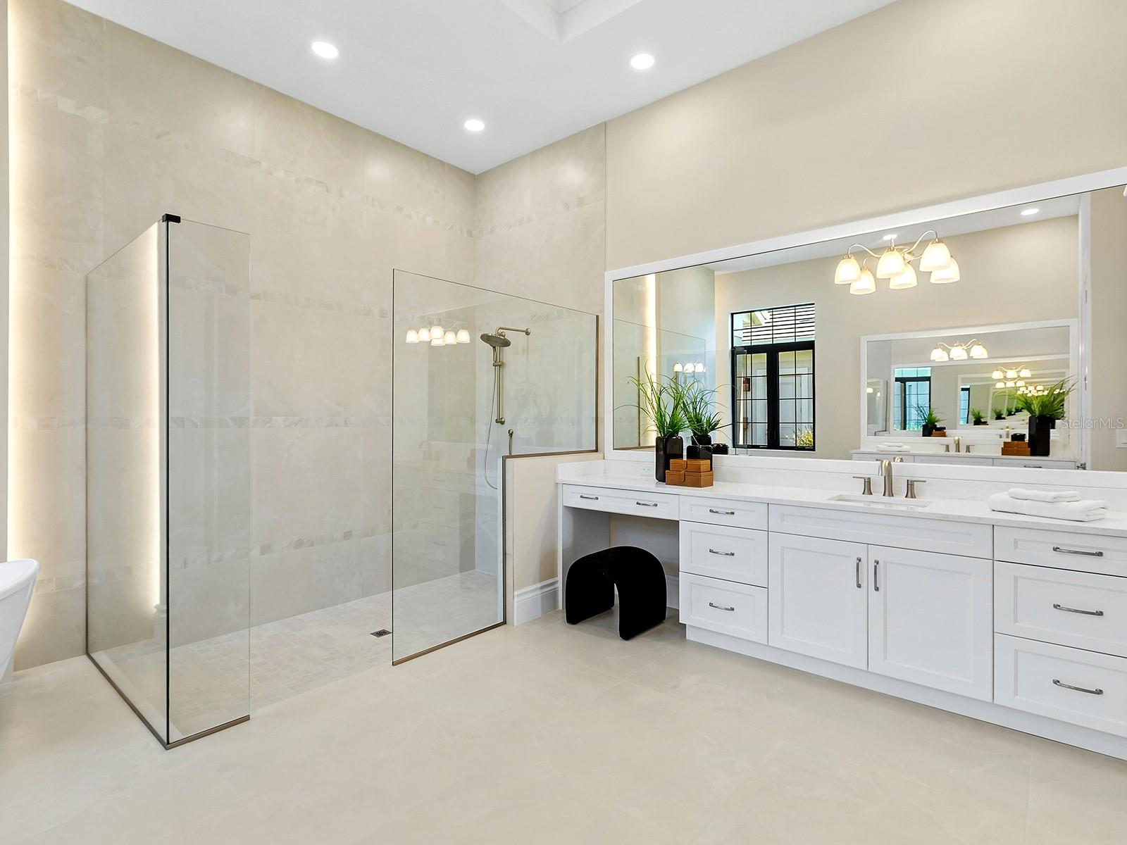 572 BLUE SHELL LOOP, SARASOTA, FL, 34240