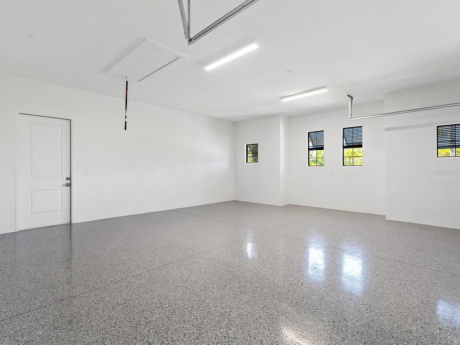 572 BLUE SHELL LOOP, SARASOTA, FL, 34240
