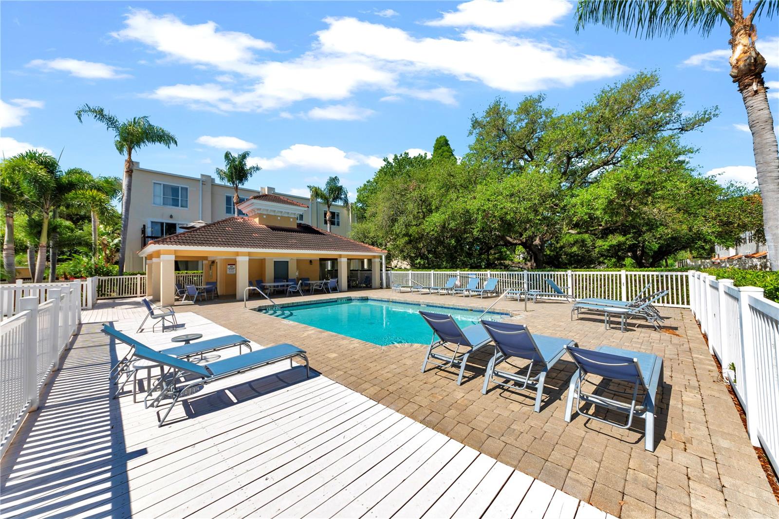 3115 BAYSHORE OAKS DR, TAMPA, FL, 33611