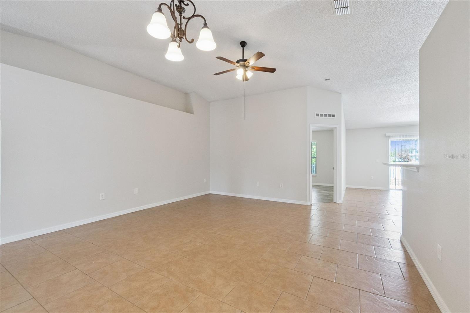 560 BROWN BEAR WAY, ST CLOUD, FL, 34772