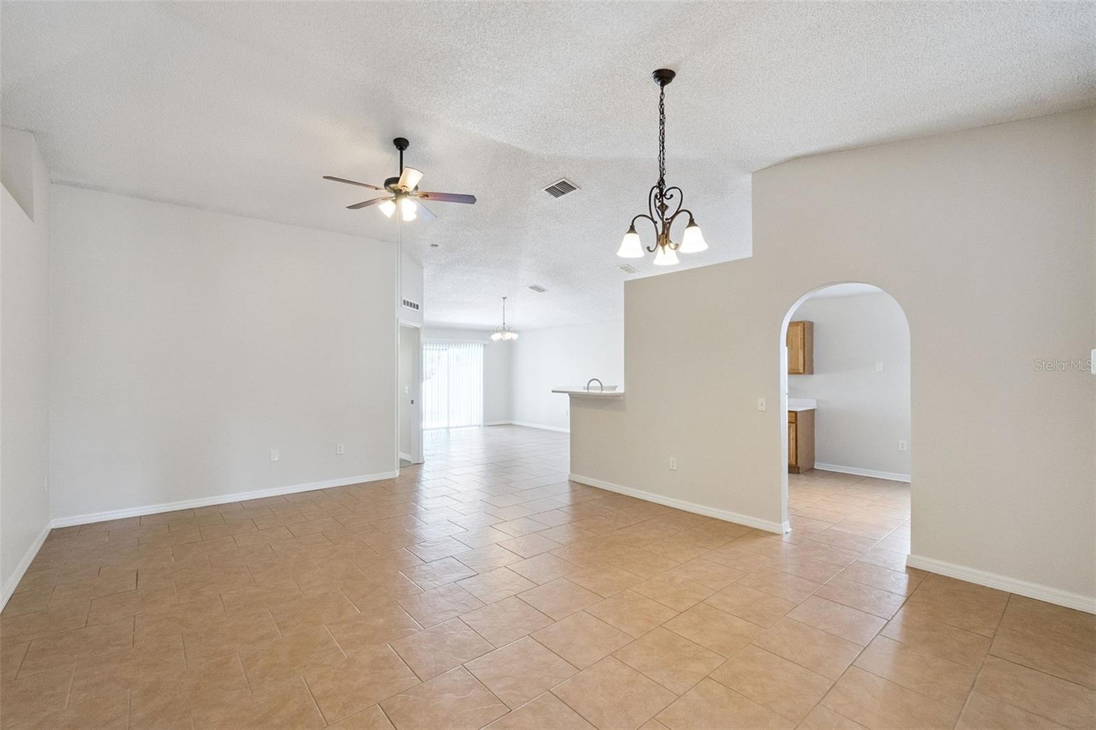 560 BROWN BEAR WAY, ST CLOUD, FL, 34772