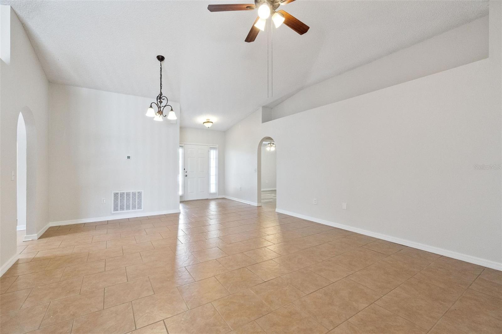 560 BROWN BEAR WAY, ST CLOUD, FL, 34772