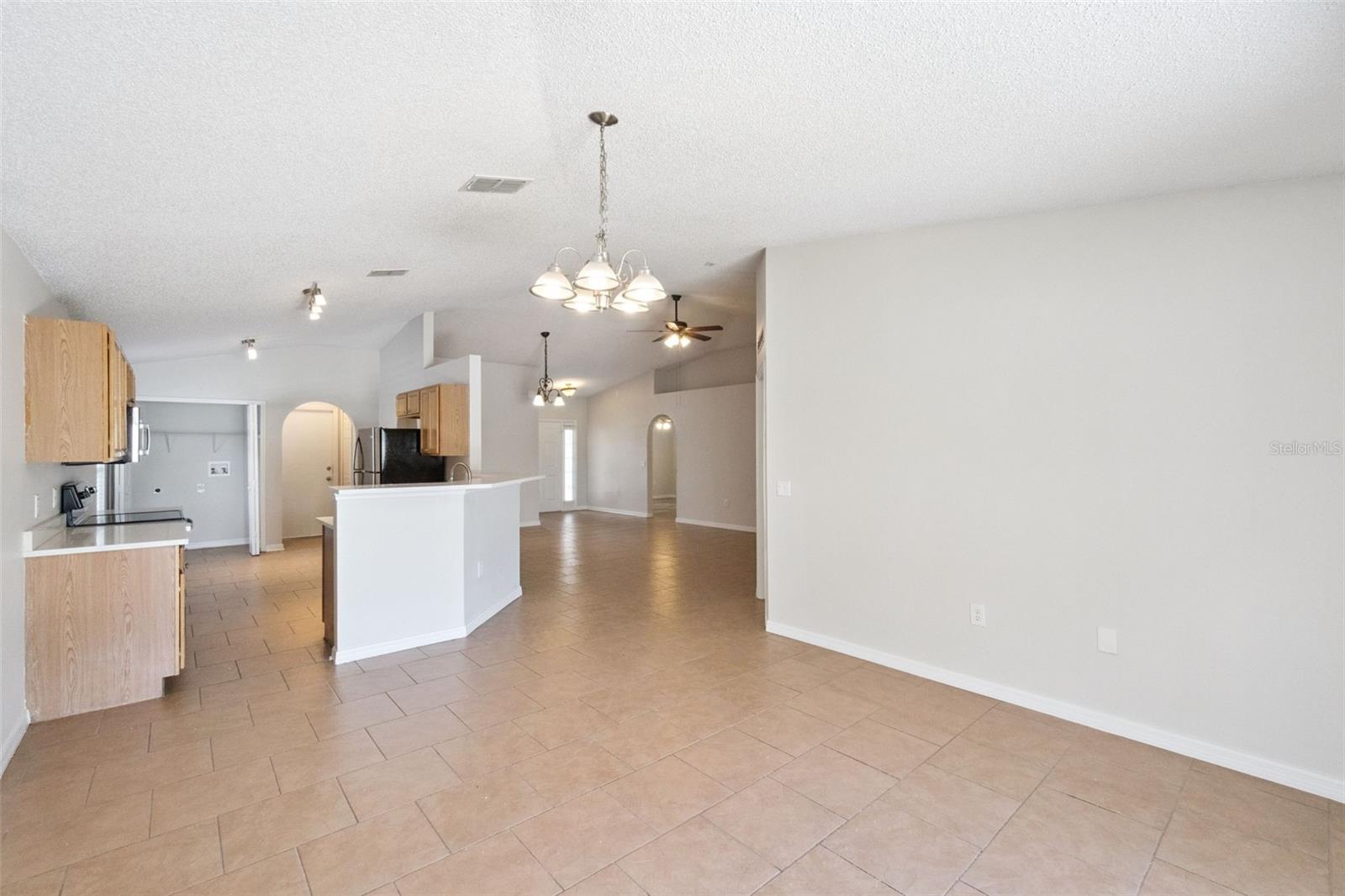 560 BROWN BEAR WAY, ST CLOUD, FL, 34772