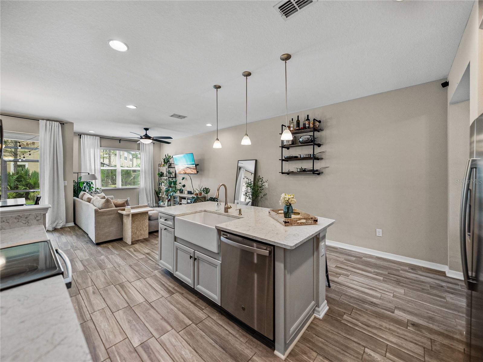 29934 SOUTHWELL LN, WESLEY CHAPEL, FL, 33543