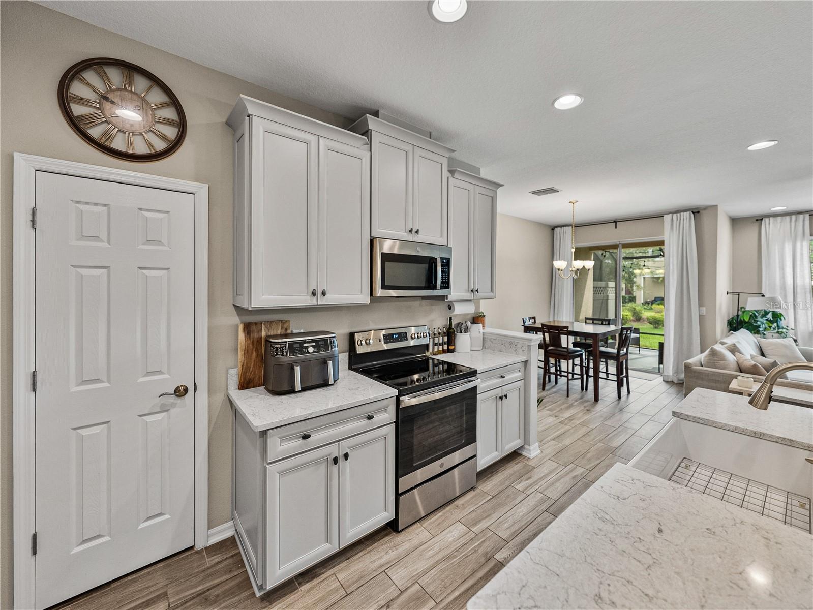 29934 SOUTHWELL LN, WESLEY CHAPEL, FL, 33543