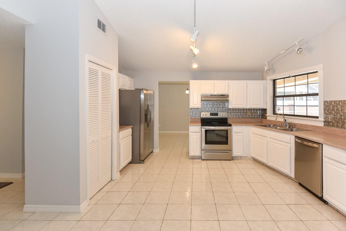 24 LAKE VISTA WAY, ORMOND BEACH, FL, 32174