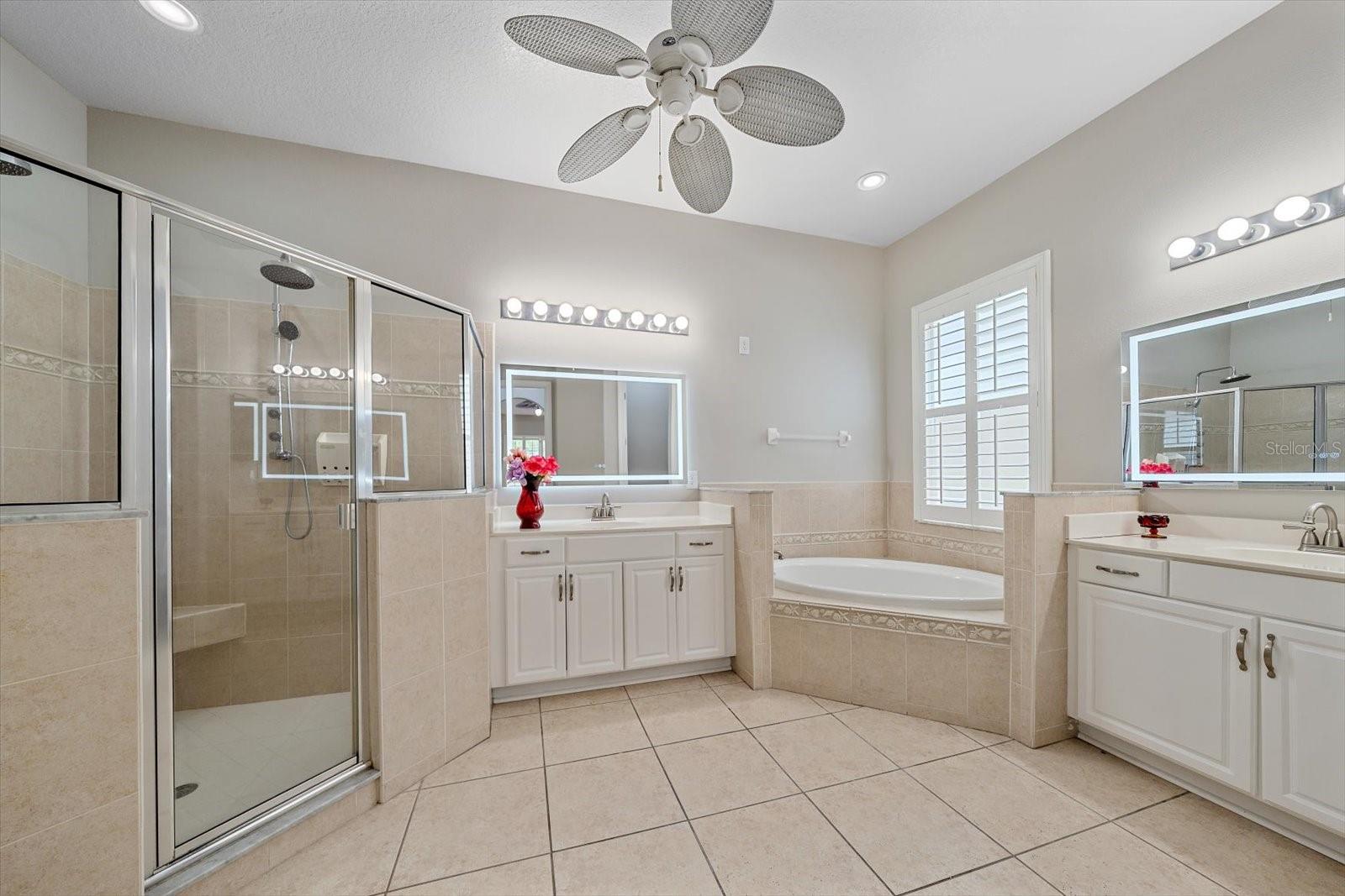 18046 COZUMEL ISLE DR, TAMPA, FL, 33647