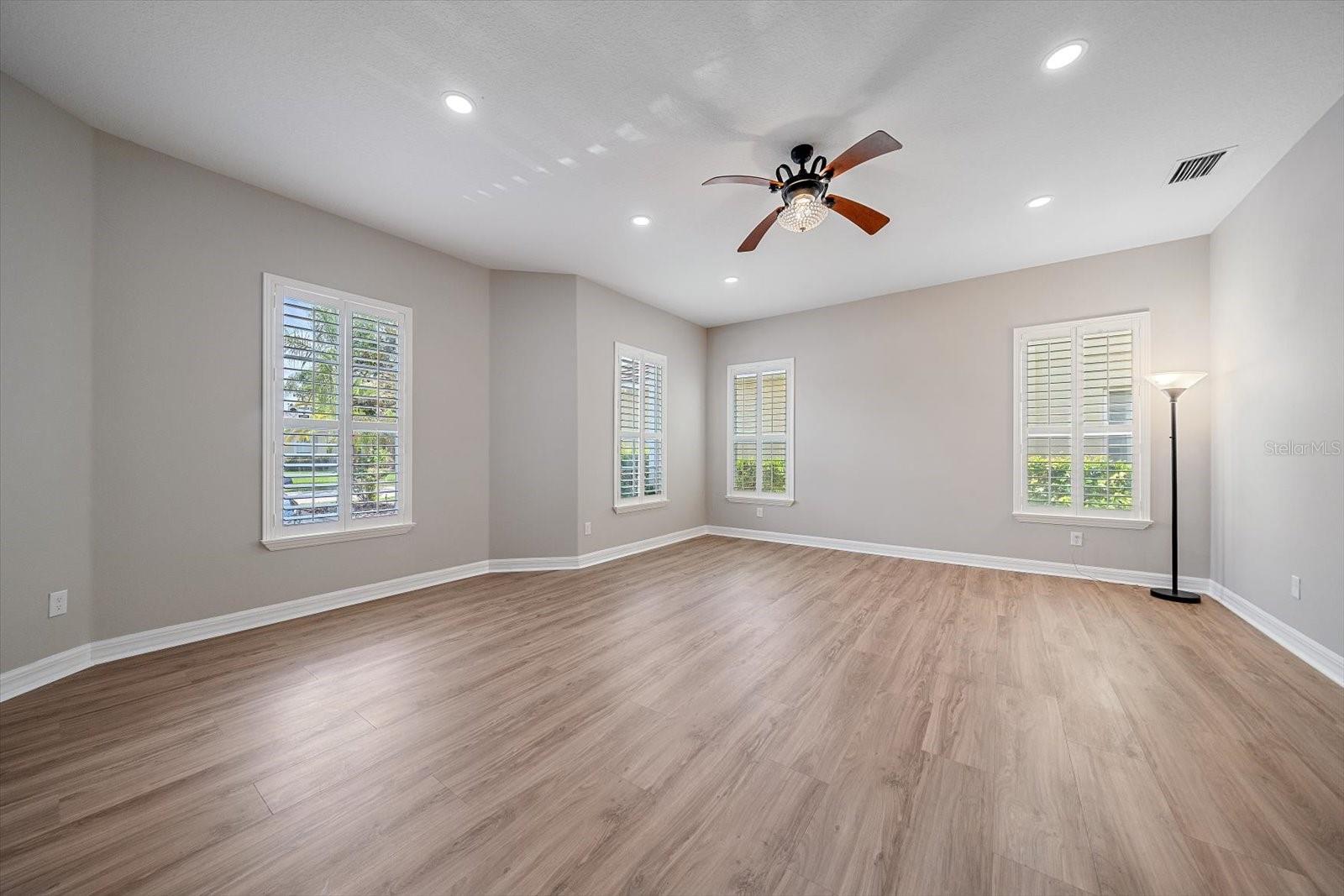 18046 COZUMEL ISLE DR, TAMPA, FL, 33647