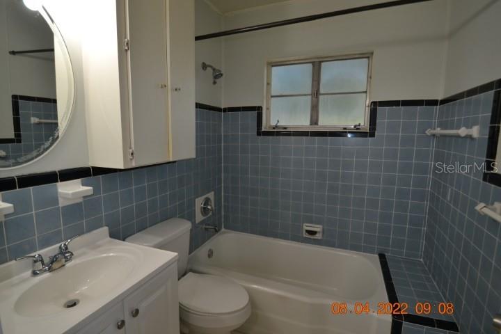 2801 SANDERS DR, TAMPA, FL, 33611