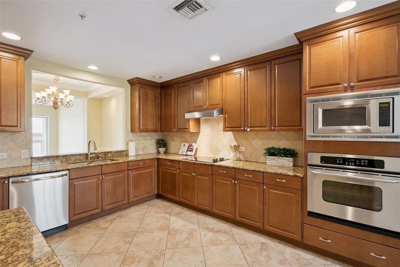 8743 THE ESPLANADE #34, ORLANDO, FL, 32836