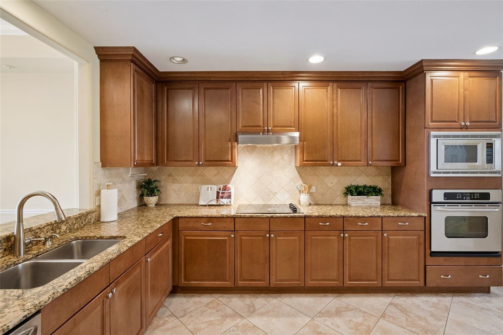 8743 THE ESPLANADE #34, ORLANDO, FL, 32836