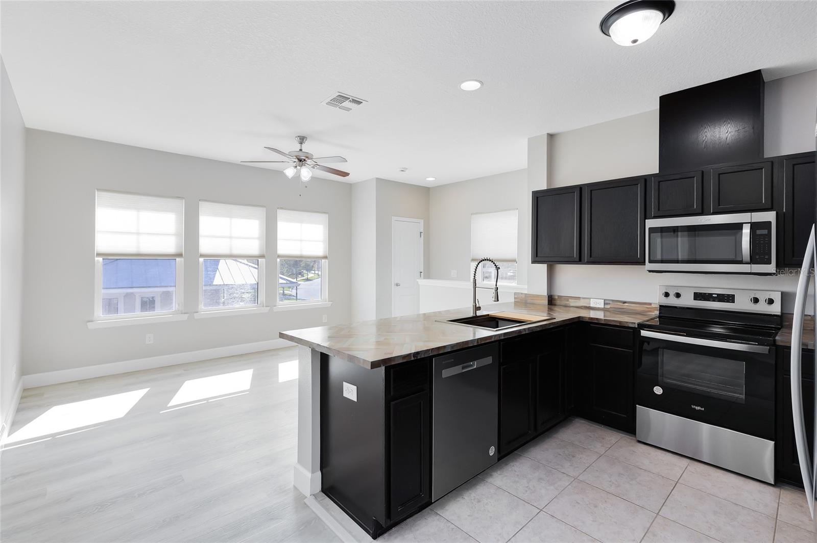 8410 LAUREATE BLVD, ORLANDO, FL, 32827