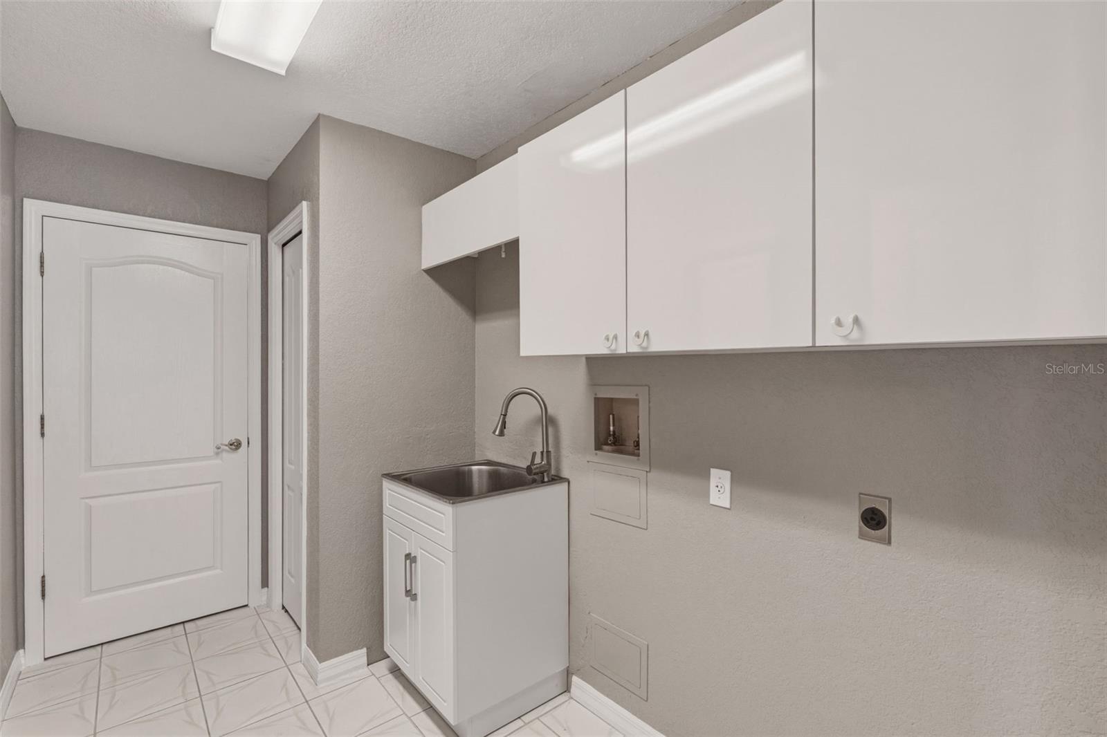1083 MANILLA LN, PUNTA GORDA, FL, 33983