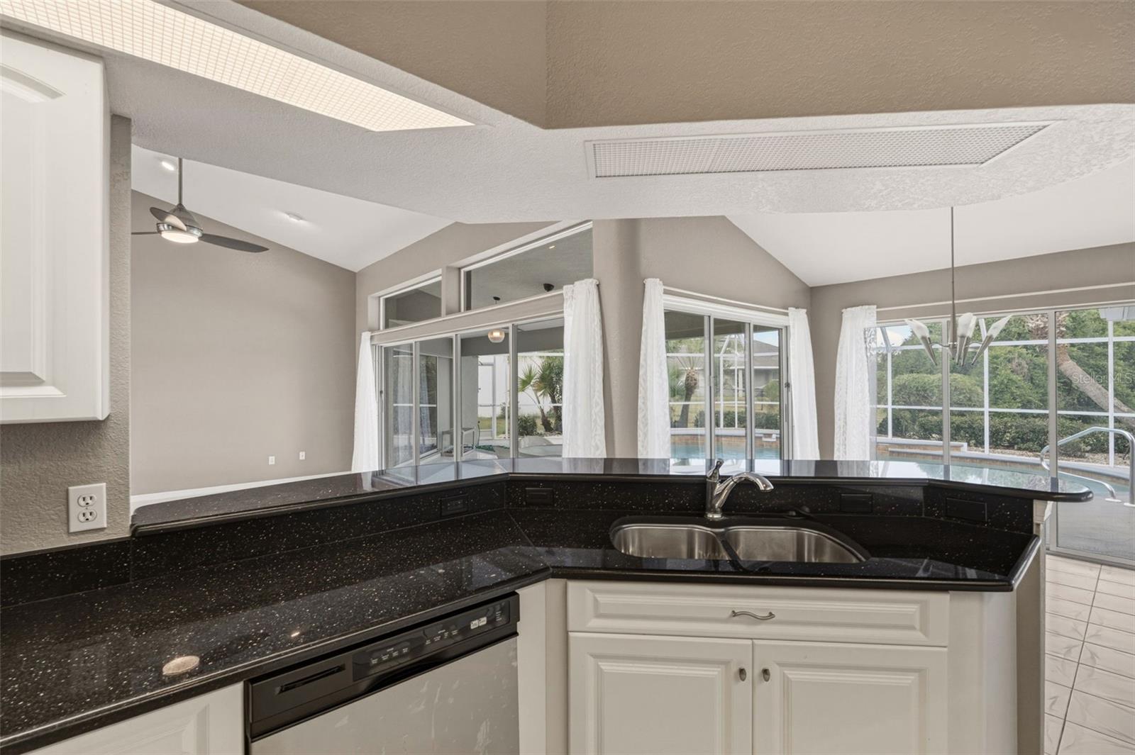 1083 MANILLA LN, PUNTA GORDA, FL, 33983