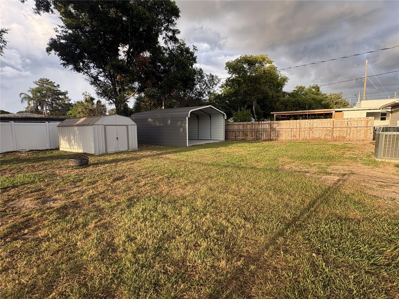 107 W GOLF LINKS AVE, EUSTIS, FL, 32726