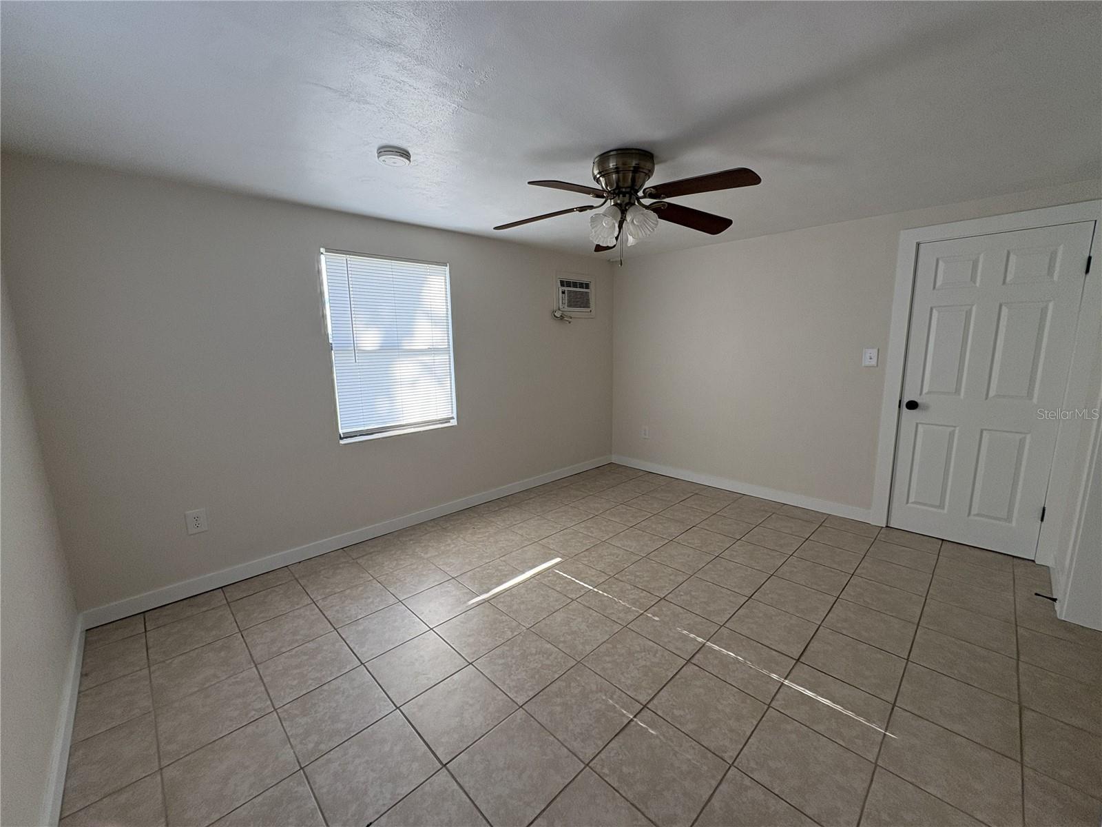 107 W GOLF LINKS AVE, EUSTIS, FL, 32726