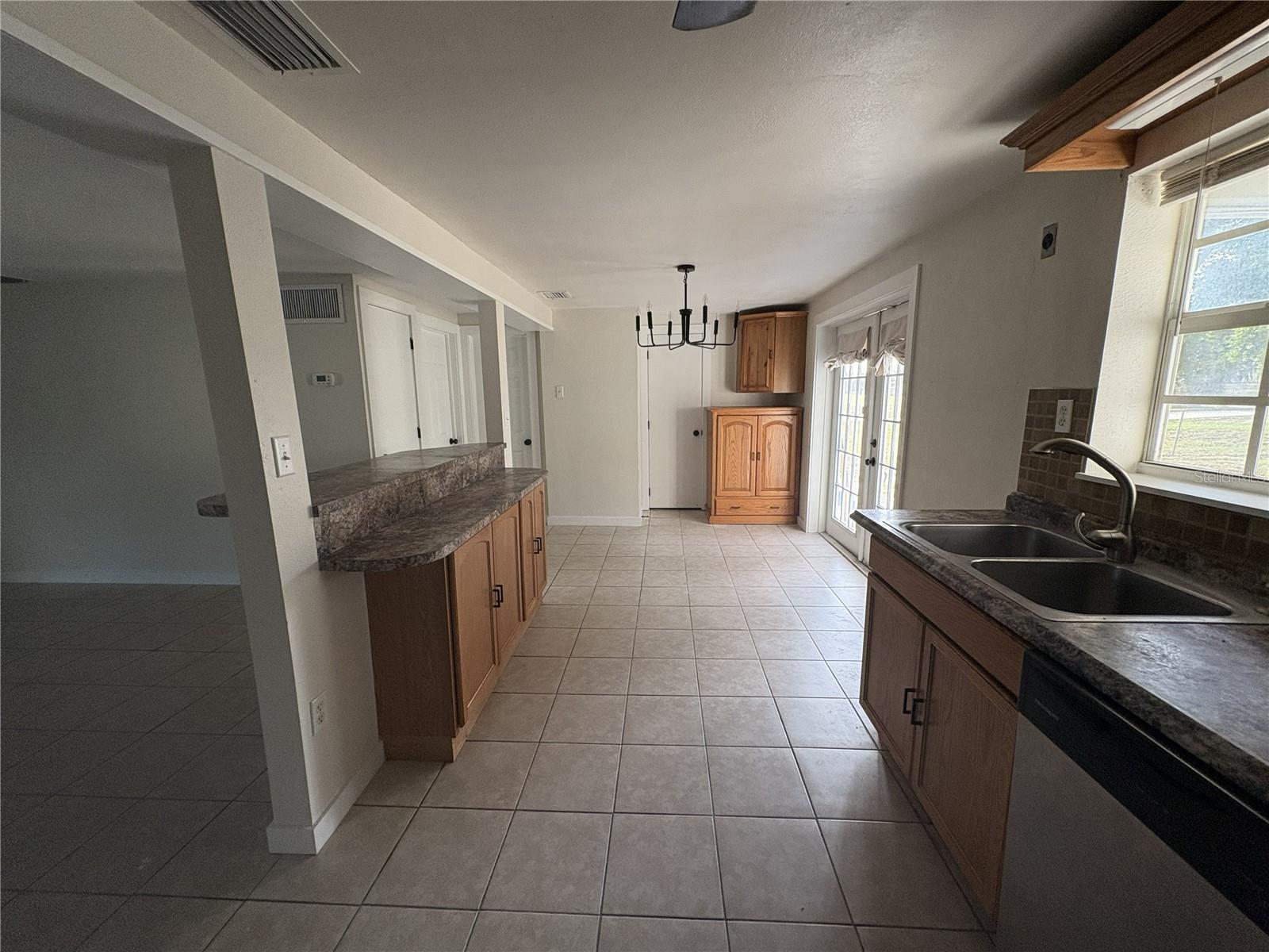 107 W GOLF LINKS AVE, EUSTIS, FL, 32726