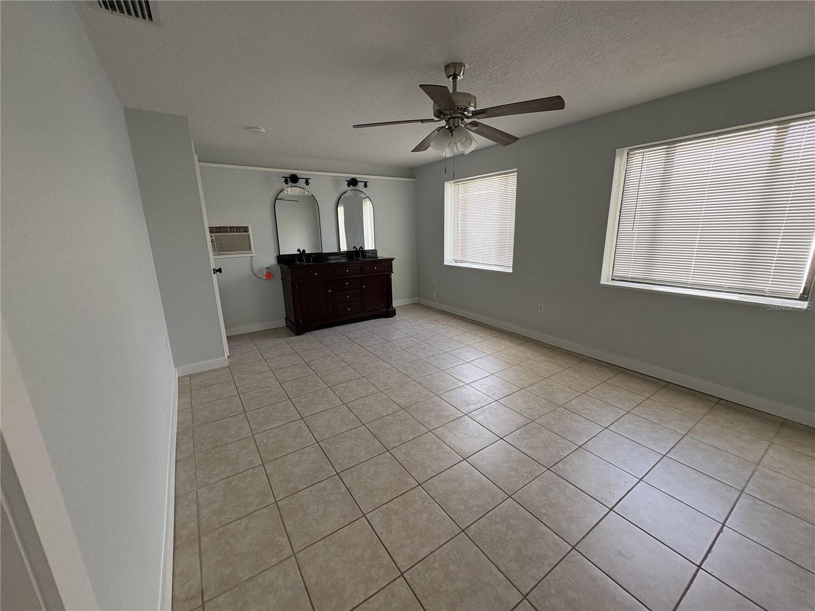 107 W GOLF LINKS AVE, EUSTIS, FL, 32726