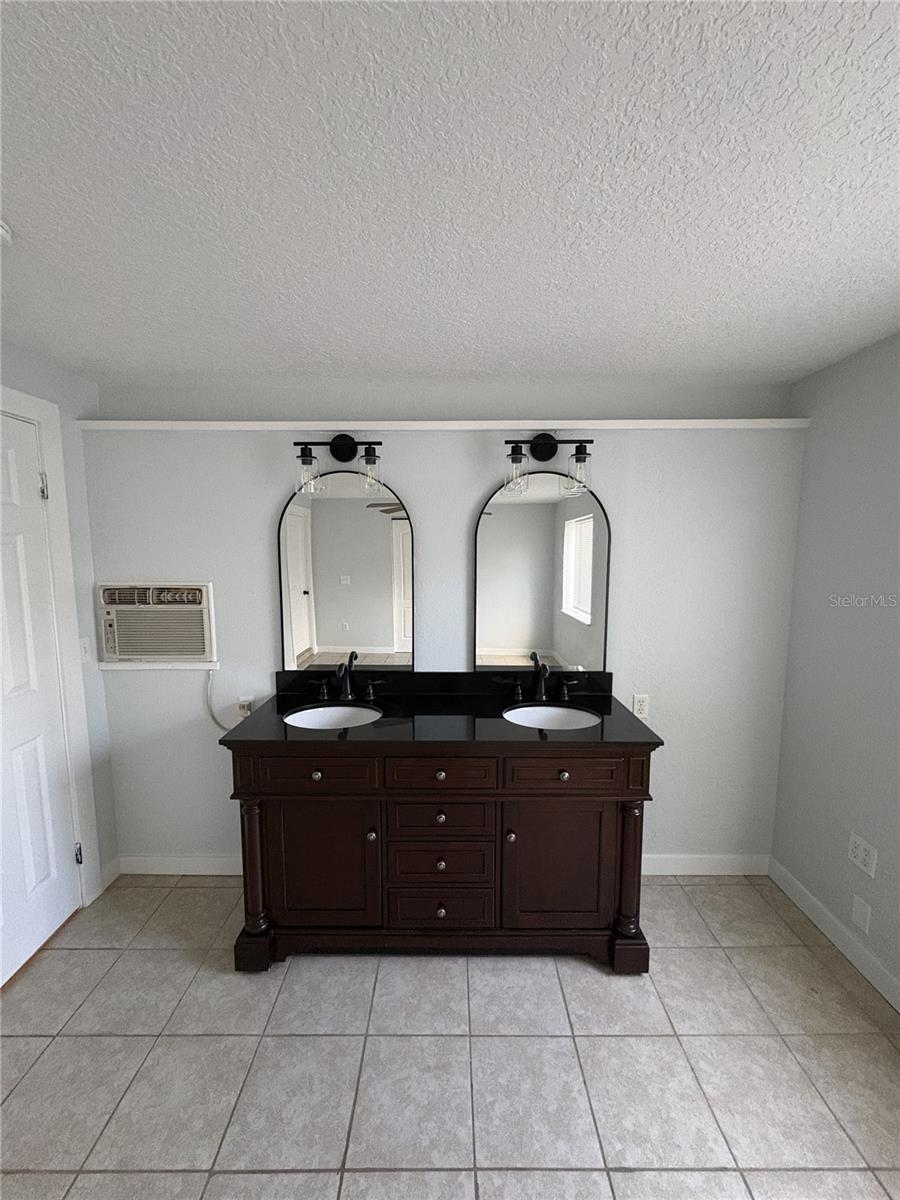 107 W GOLF LINKS AVE, EUSTIS, FL, 32726