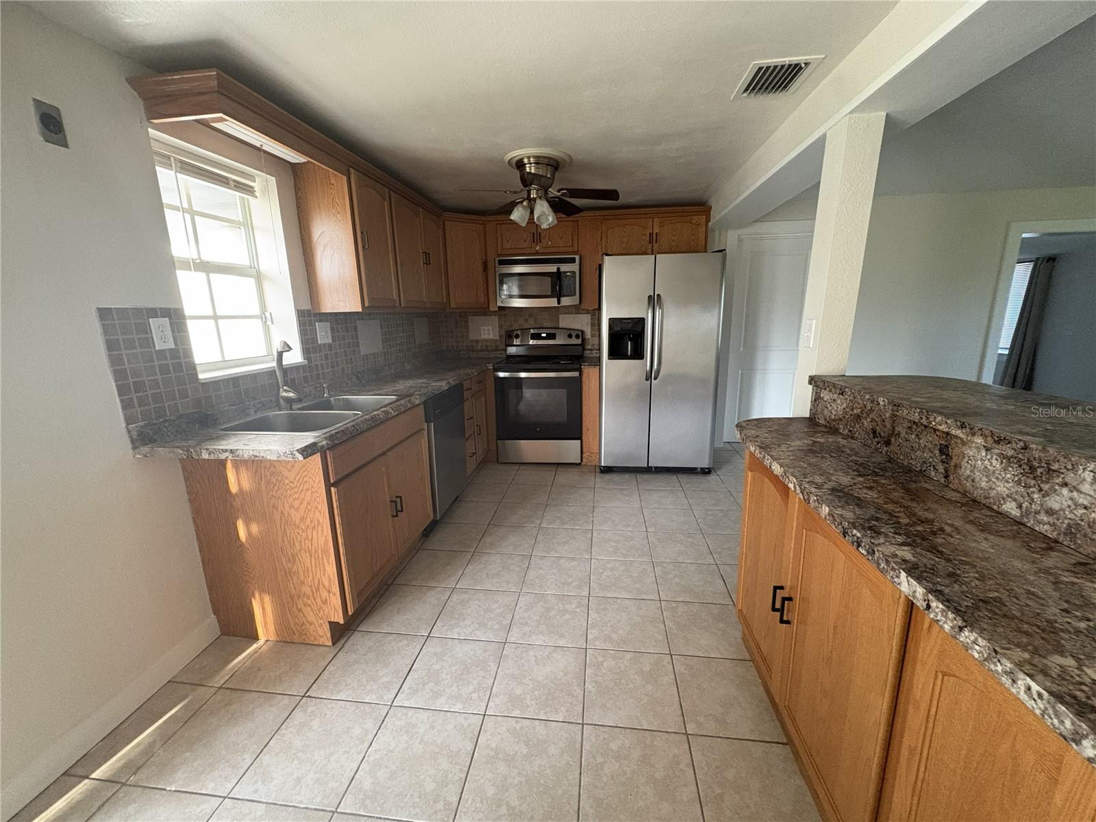 107 W GOLF LINKS AVE, EUSTIS, FL, 32726