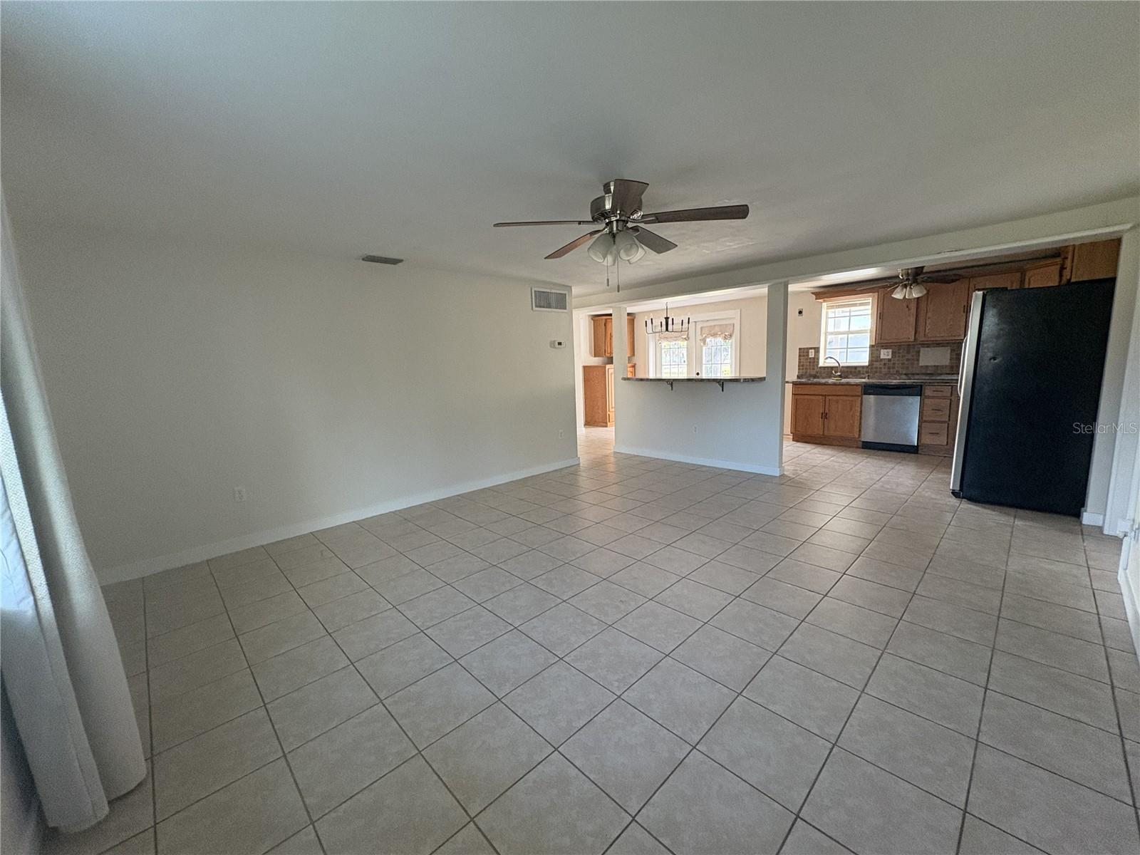 107 W GOLF LINKS AVE, EUSTIS, FL, 32726