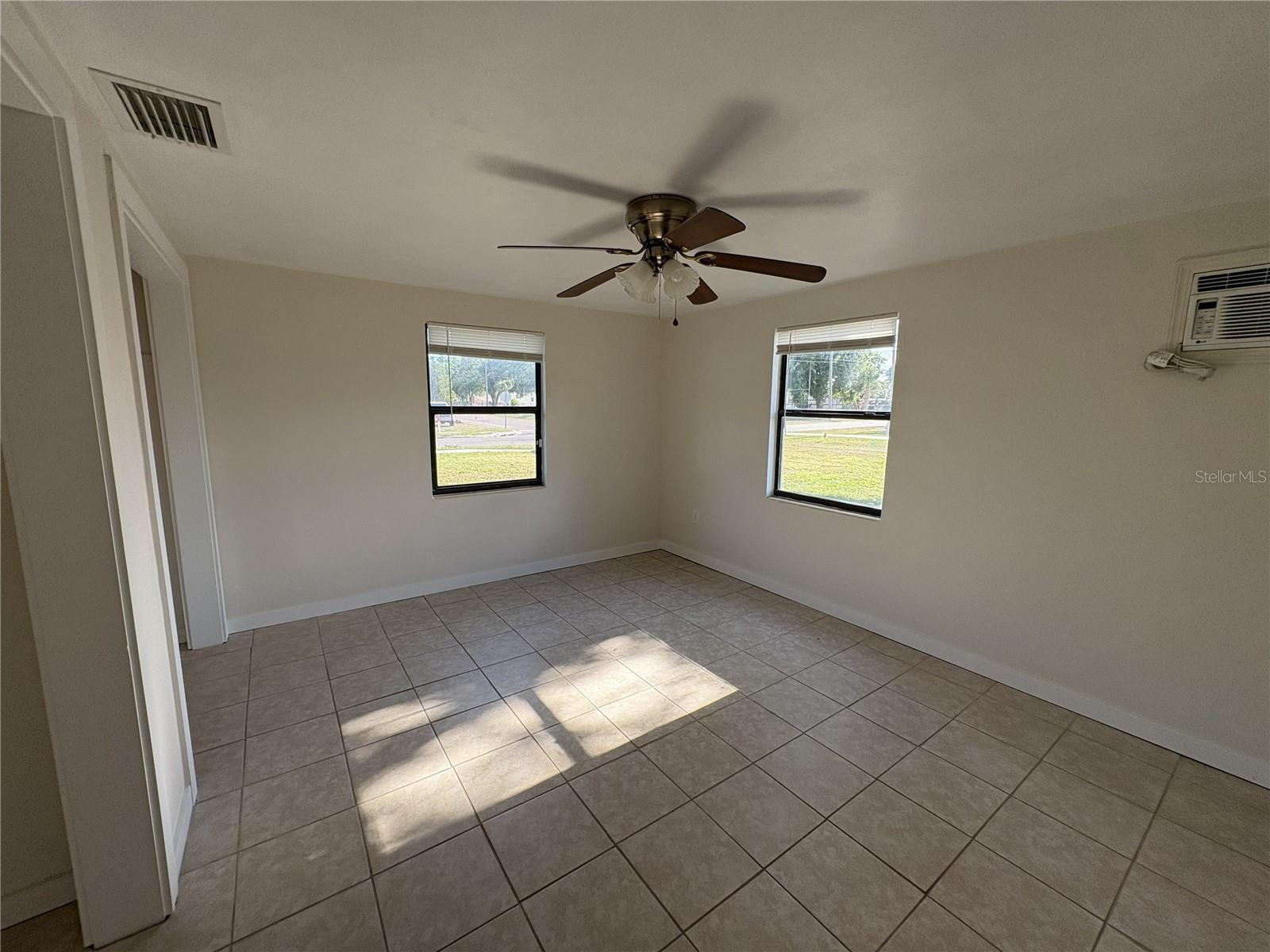 107 W GOLF LINKS AVE, EUSTIS, FL, 32726