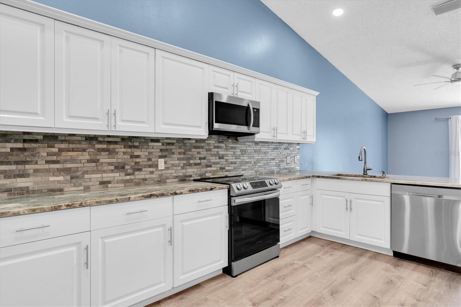 9735 CYPRESS SHADOW AVE, TAMPA, FL, 33647