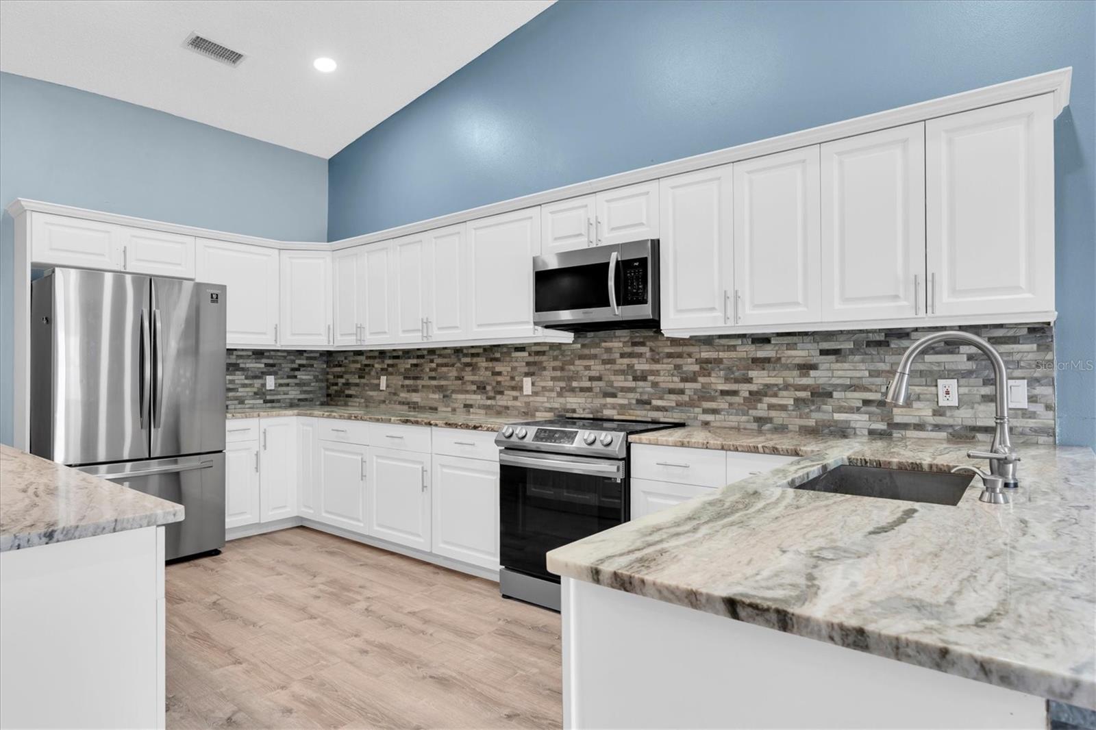 9735 CYPRESS SHADOW AVE, TAMPA, FL, 33647